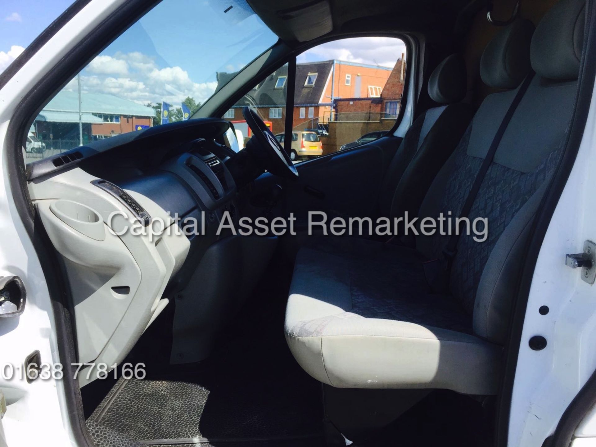 VAUXHALL VIVARO 1.9DTI "100PSI - 6 SPEED" NEW SHAPE (2006 MODEL) MOT APRIL 2018 - NO VAT TO PAY !!! - Image 13 of 14