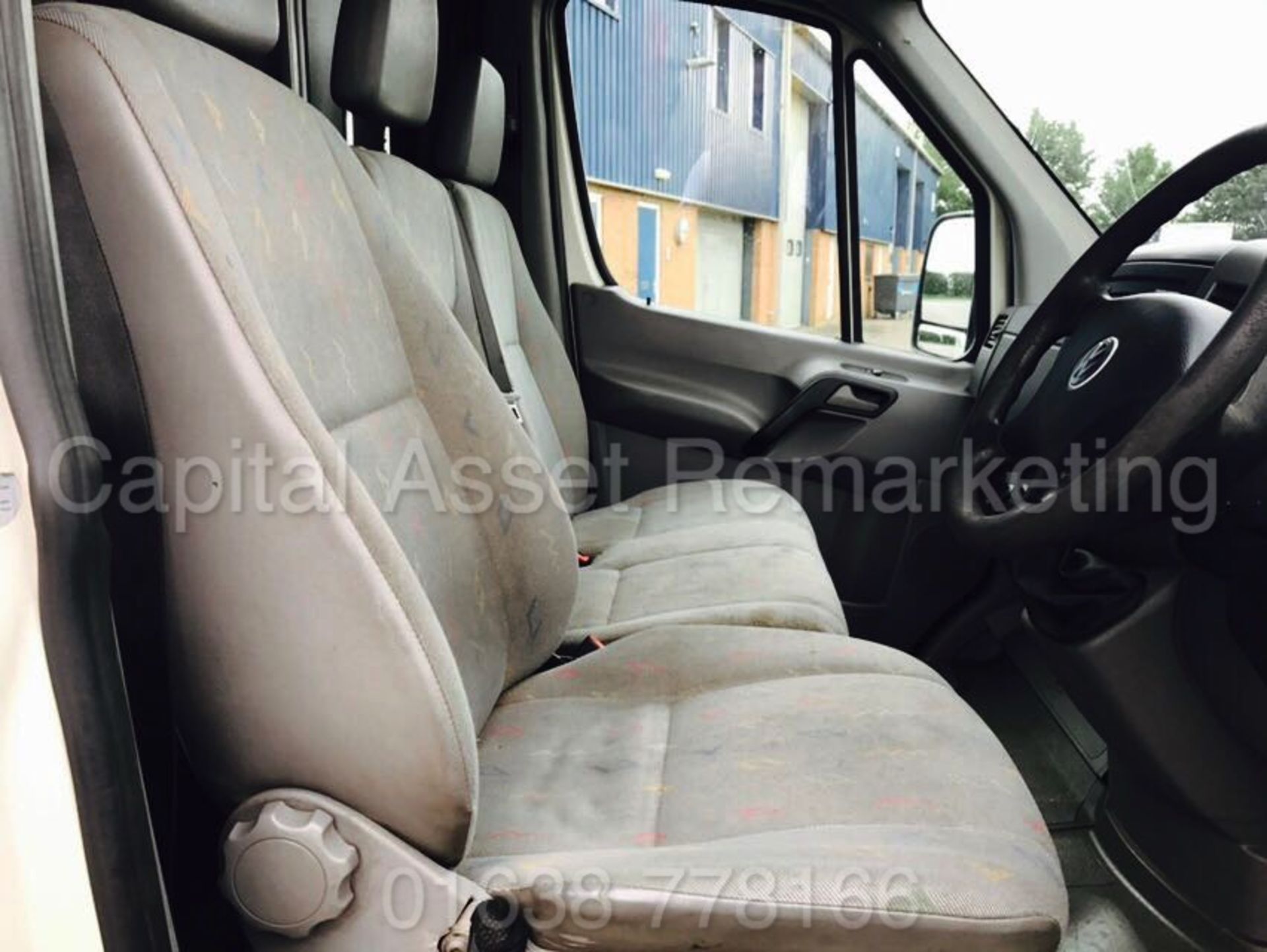 VOLKSWAGEN CRAFTER CR35 'LWB HI-ROOF' (2009) **FRIDGE / FREEZER VAN** '2.5 TDI - 109 BHP- 6 SPEED' - Image 12 of 16