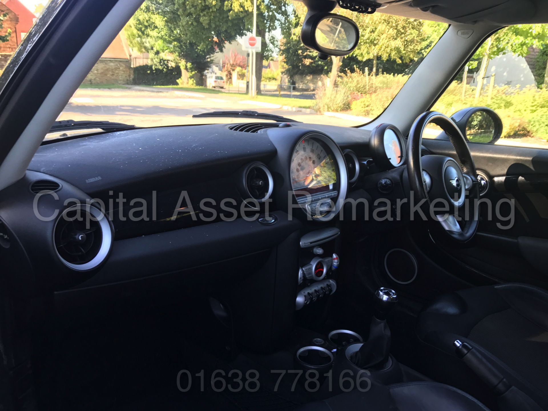 MINI COOPER D 'GRAPHITE EDITION' (2010) '1.6 DIESEL - 6 SPEED - LEATHER - STOP / START' (NO VAT) - Image 15 of 28