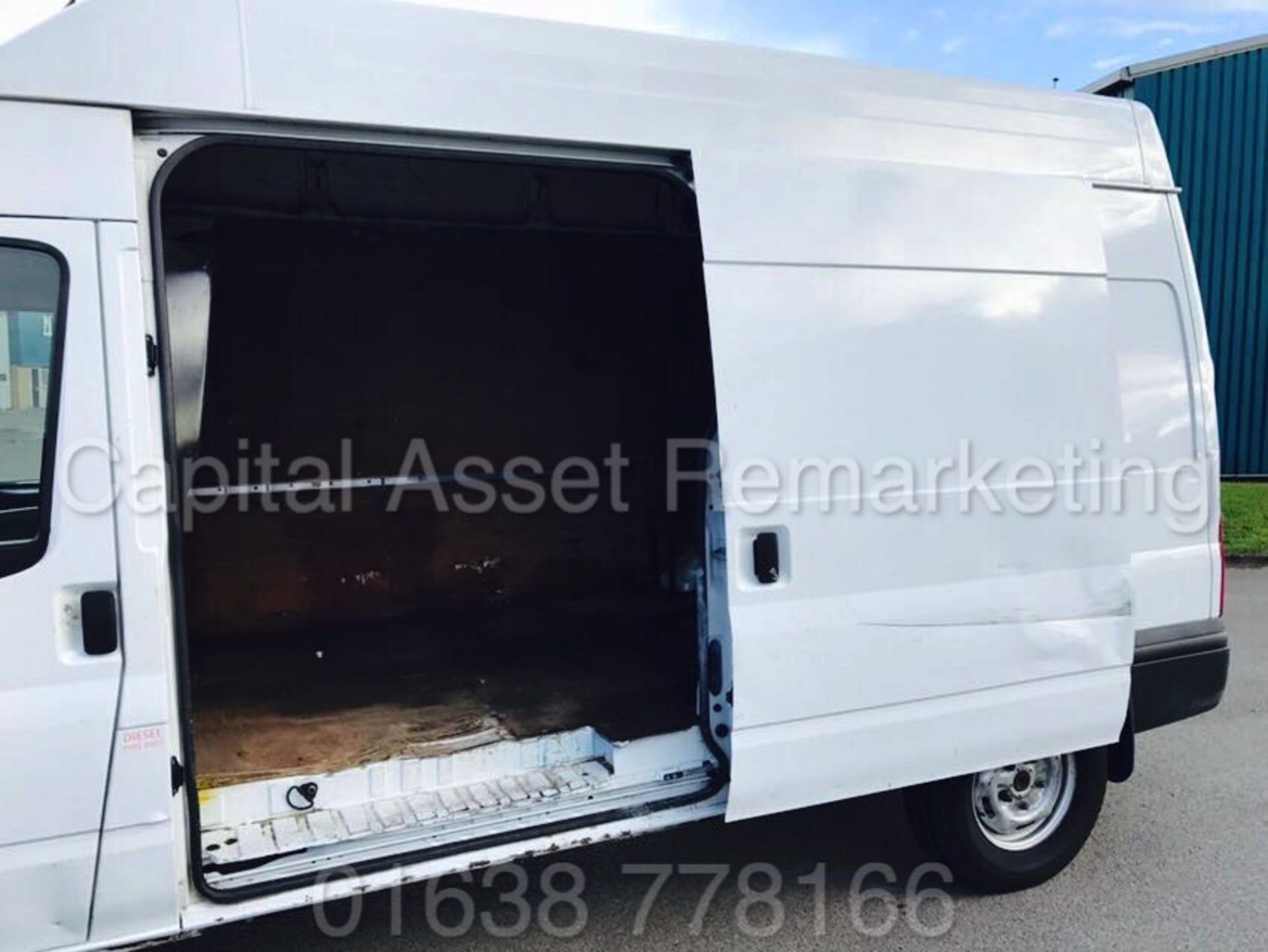 FORD TRANSIT 100 T350L RWD 'LWB HI-ROOF' (2014 MODEL) '2.2 TDCI - 100 PS - 6 SPEED' - Image 12 of 19