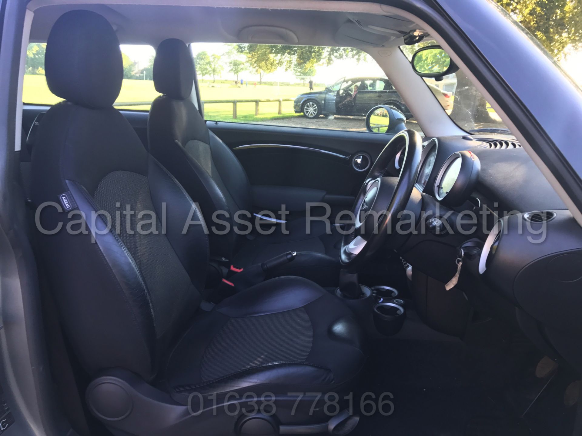 MINI COOPER D 'GRAPHITE EDITION' (2010) '1.6 DIESEL - 6 SPEED - LEATHER - STOP / START' (NO VAT) - Image 20 of 28