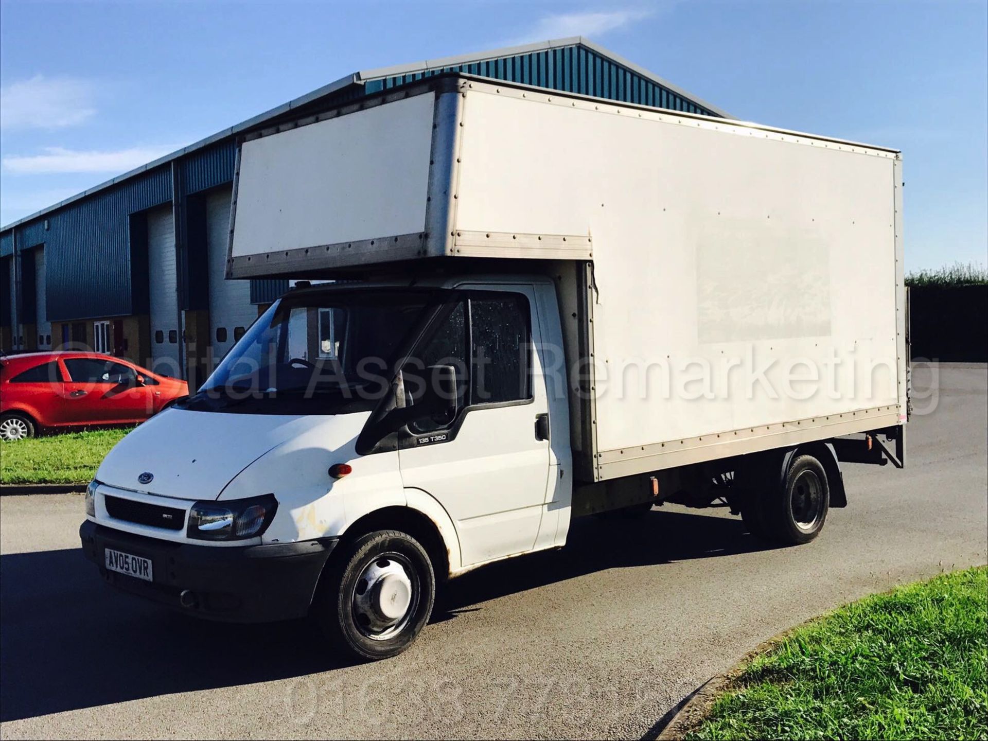 FORD TRANSIT 135 T350 'LWB - LUTON / BOX VAN' (2005 - 05 REG) '2.4 TDCI - 135 PS - 6 SPEED' 3500 KG - Image 3 of 19