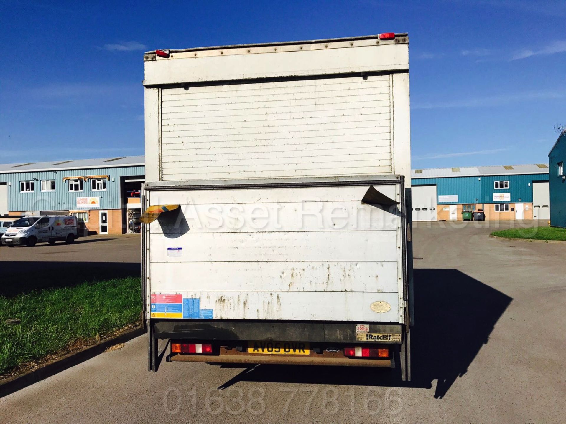 FORD TRANSIT 135 T350 'LWB - LUTON / BOX VAN' (2005 - 05 REG) '2.4 TDCI - 135 PS - 6 SPEED' 3500 KG - Image 6 of 19