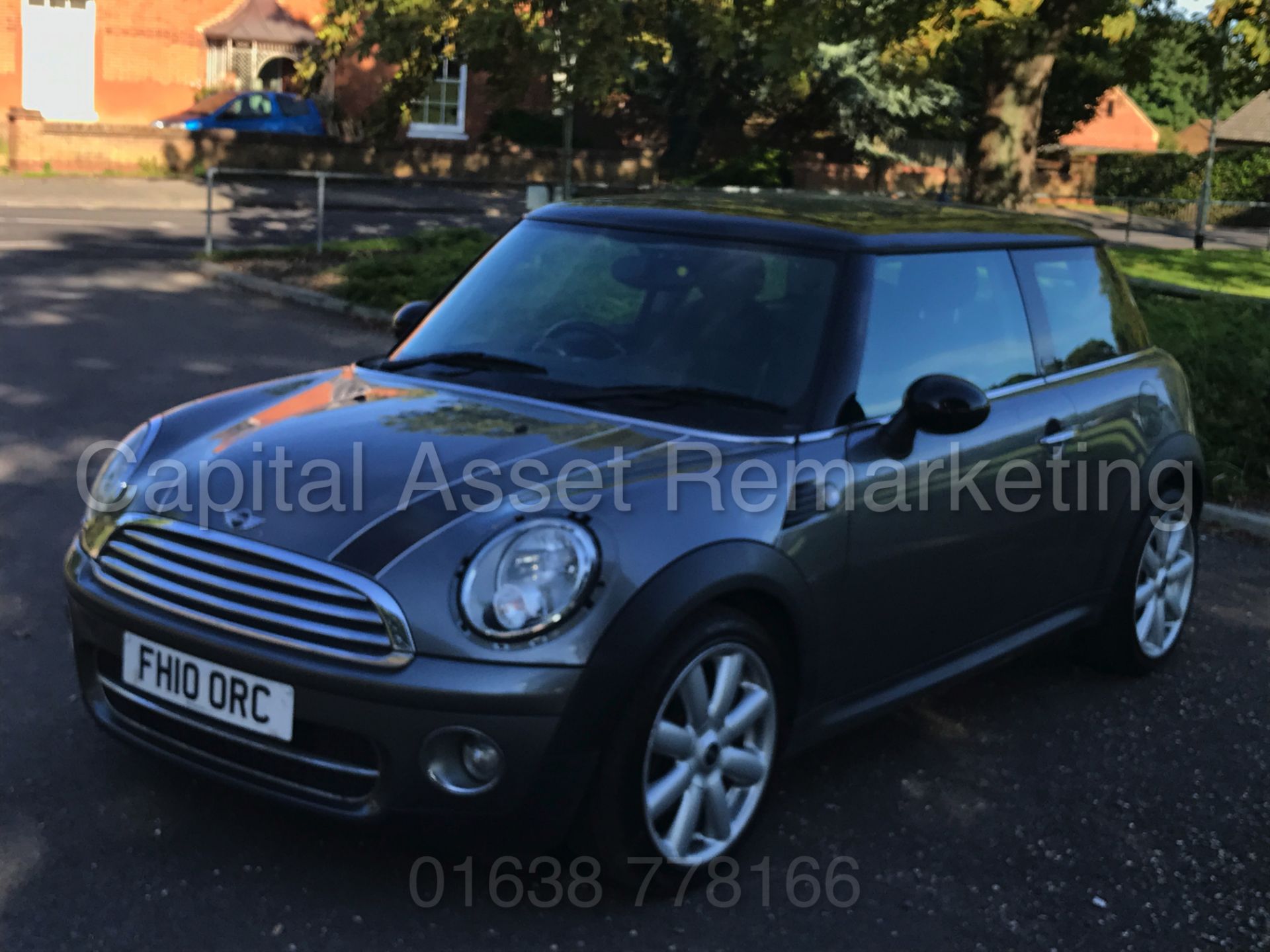 MINI COOPER D 'GRAPHITE EDITION' (2010) '1.6 DIESEL - 6 SPEED - LEATHER - STOP / START' (NO VAT) - Image 5 of 28