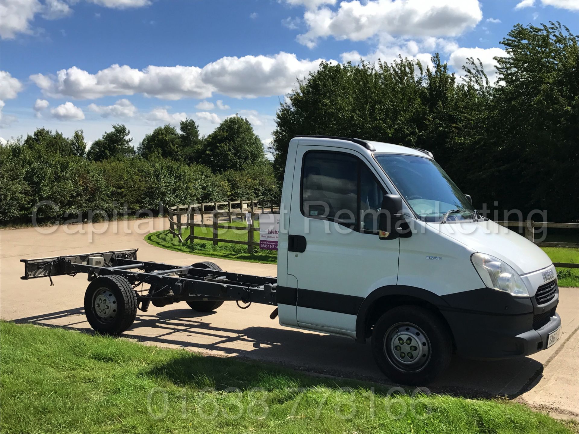 IVECO DAILY 35S11 'LWB - CHASSIS CAB' (2013 MODEL) '2.3 DIESEL - 110 BHP - 6 SPEED' - Image 7 of 19