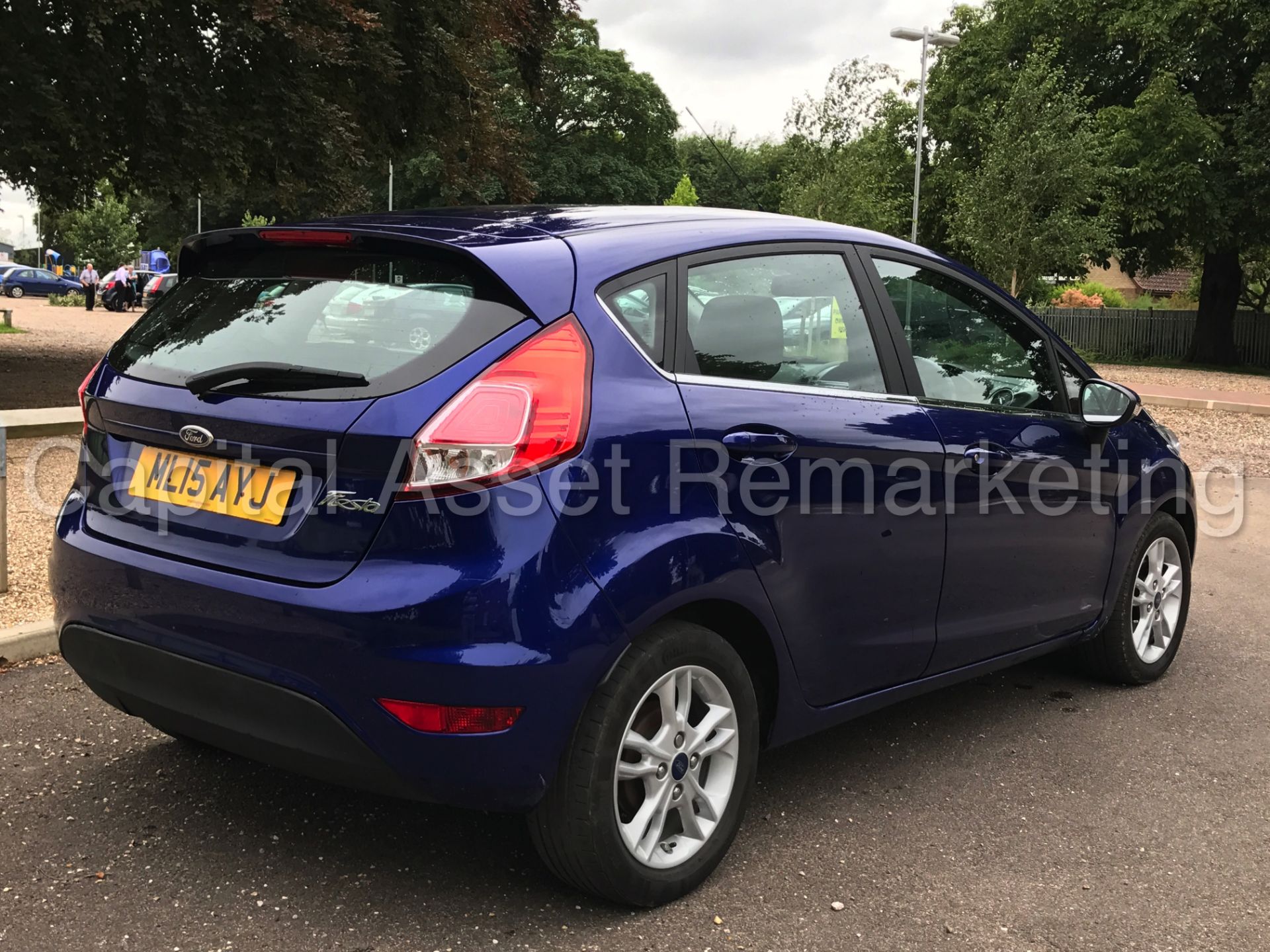 FORD FIESTA 'ZETEC' 5 DOOR HATCHBACK (2015) '1.5 TDCI - 60 MPG - AIR CON' (1 OWNER - FSH) - Image 9 of 32