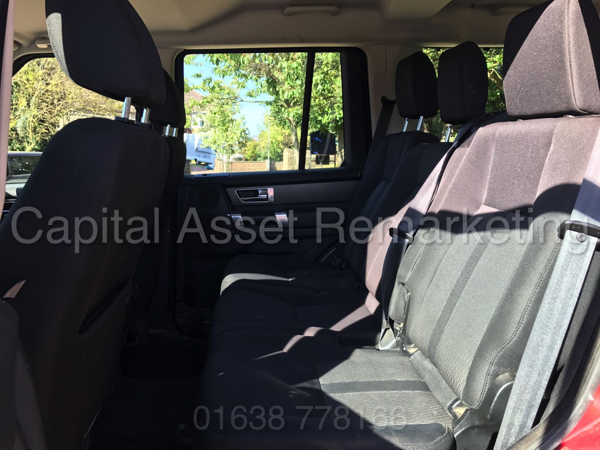 (On Sale) LAND ROVER DISCOVERY 4 (2011 MODEL) '3.0 SDV6 - 245 BHP - AUTO TIP TRONIC - 7 SEATER' - Image 15 of 31