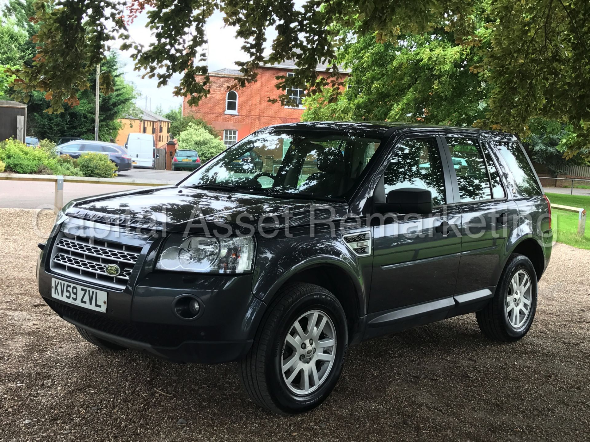 LAND ROVER FREELANDER 'XS' (2010 MODEL) '2.2 TD4 - LEATHER - SAT NAV - STOP / START' *MASSIVE SPEC* - Image 5 of 31