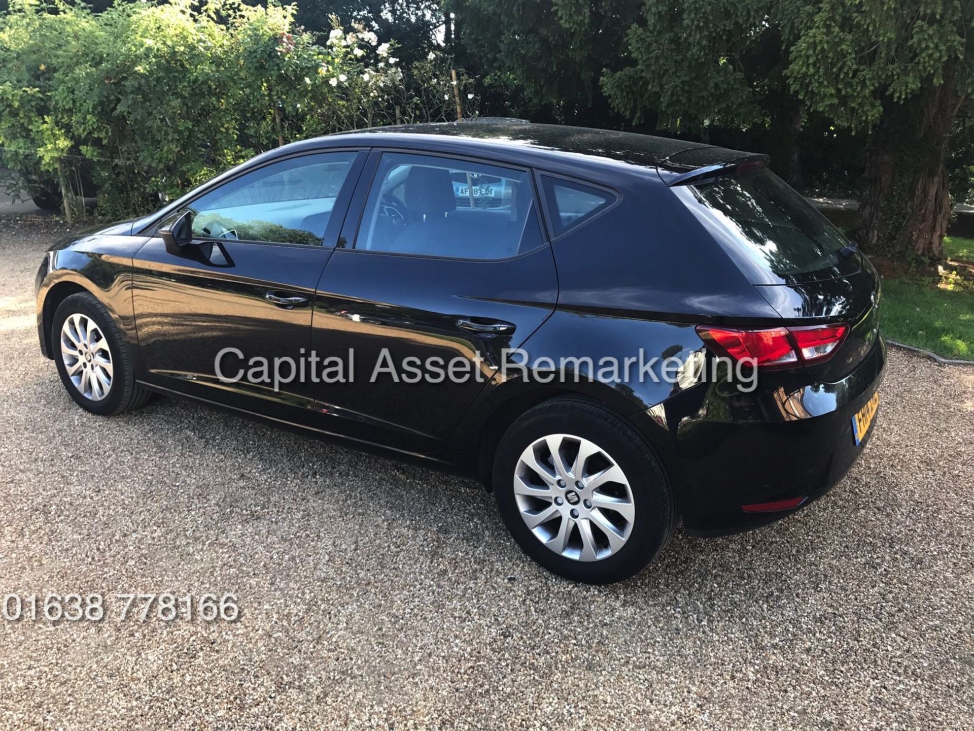 SEAT LEON 1.6TDI "SE - BLACK" 5 DOOR HATCHBACK (14 REG) AIR CON - ELEC PACK - MEDIA - COLOUR CODED - Image 8 of 15