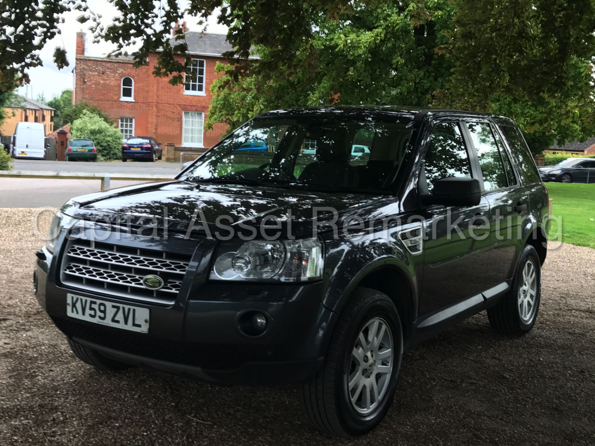 LAND ROVER FREELANDER 'XS' (2010 MODEL) '2.2 TD4 - LEATHER - SAT NAV - STOP / START' *MASSIVE SPEC* - Image 4 of 31