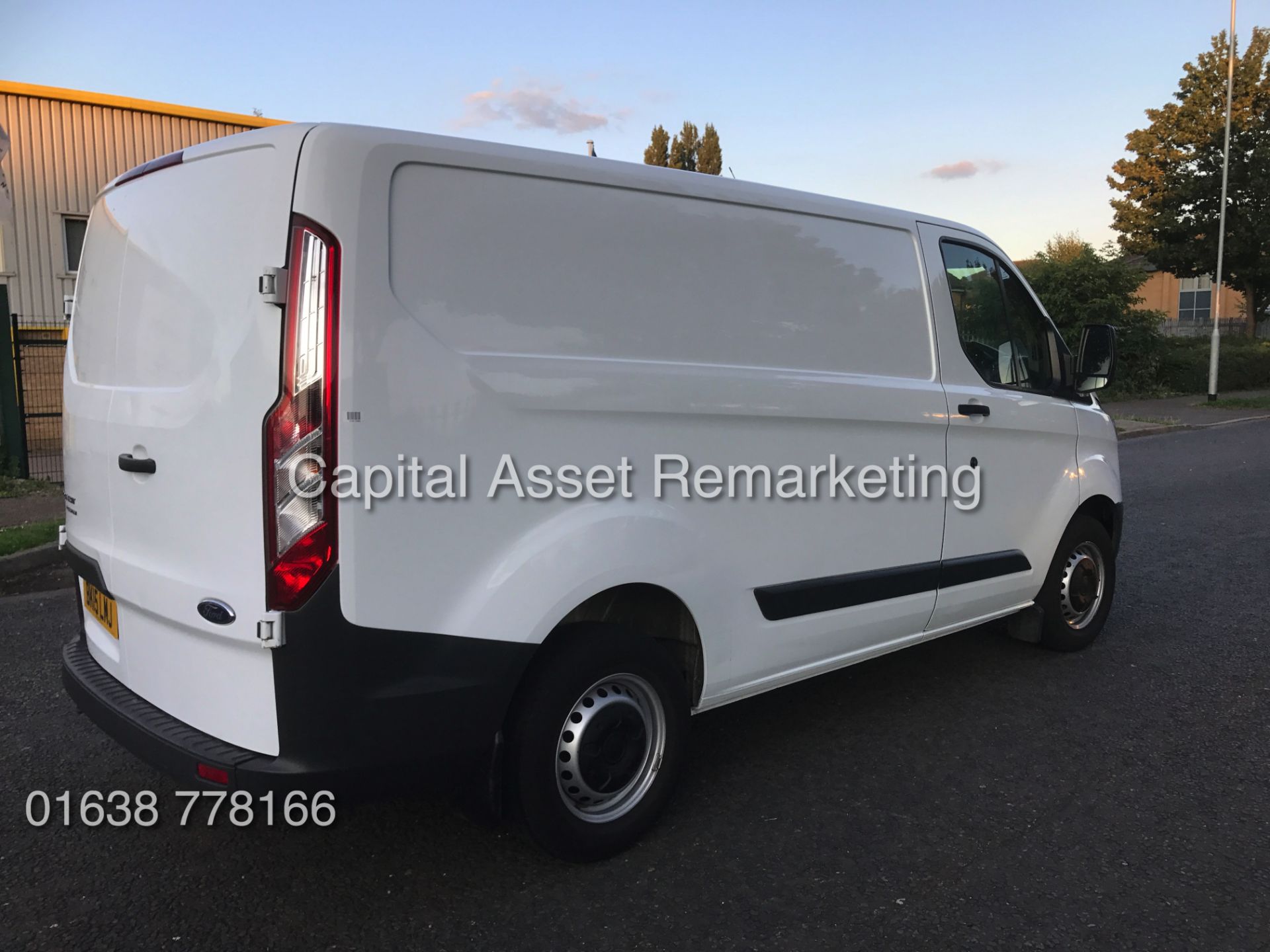 FORD TRANSIT CUSTOM 2.2TDCI 290 ECO-TECH (15 REG - NEW SHAPE) 1 OWNER - ELEC PACK - 6 SPEED - Image 8 of 17