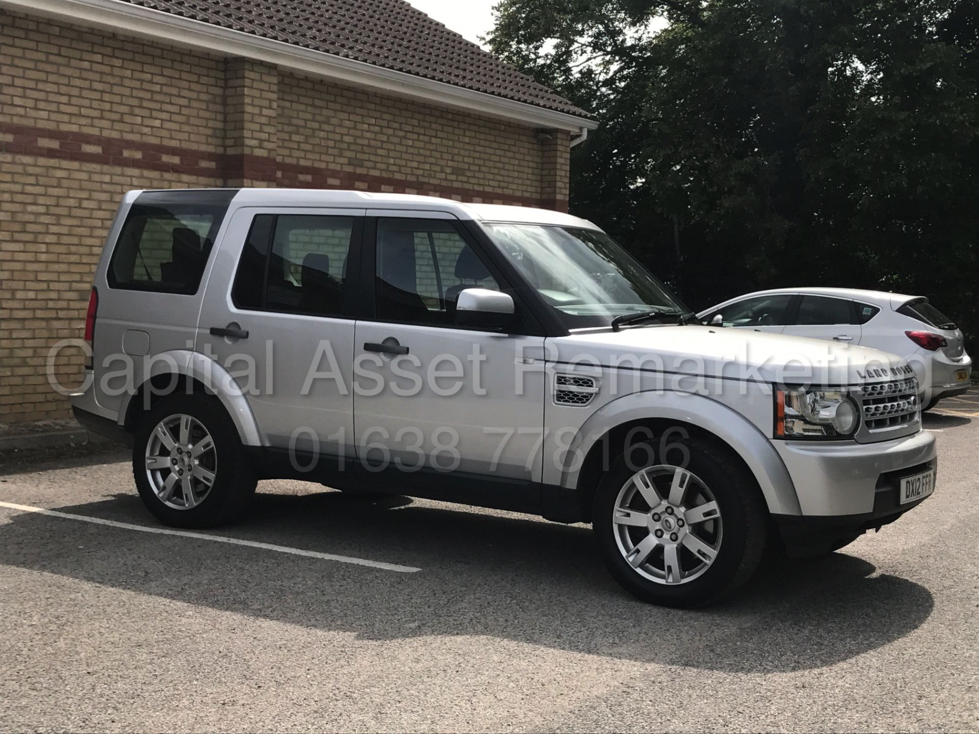 (On Sale) LAND ROVER DISCOVERY 4 (2012) '3.0 SDV6 - 8 SPEED AUTO - 7 SEATER' **HUGE SPEC** (1 OWNER) - Image 10 of 33