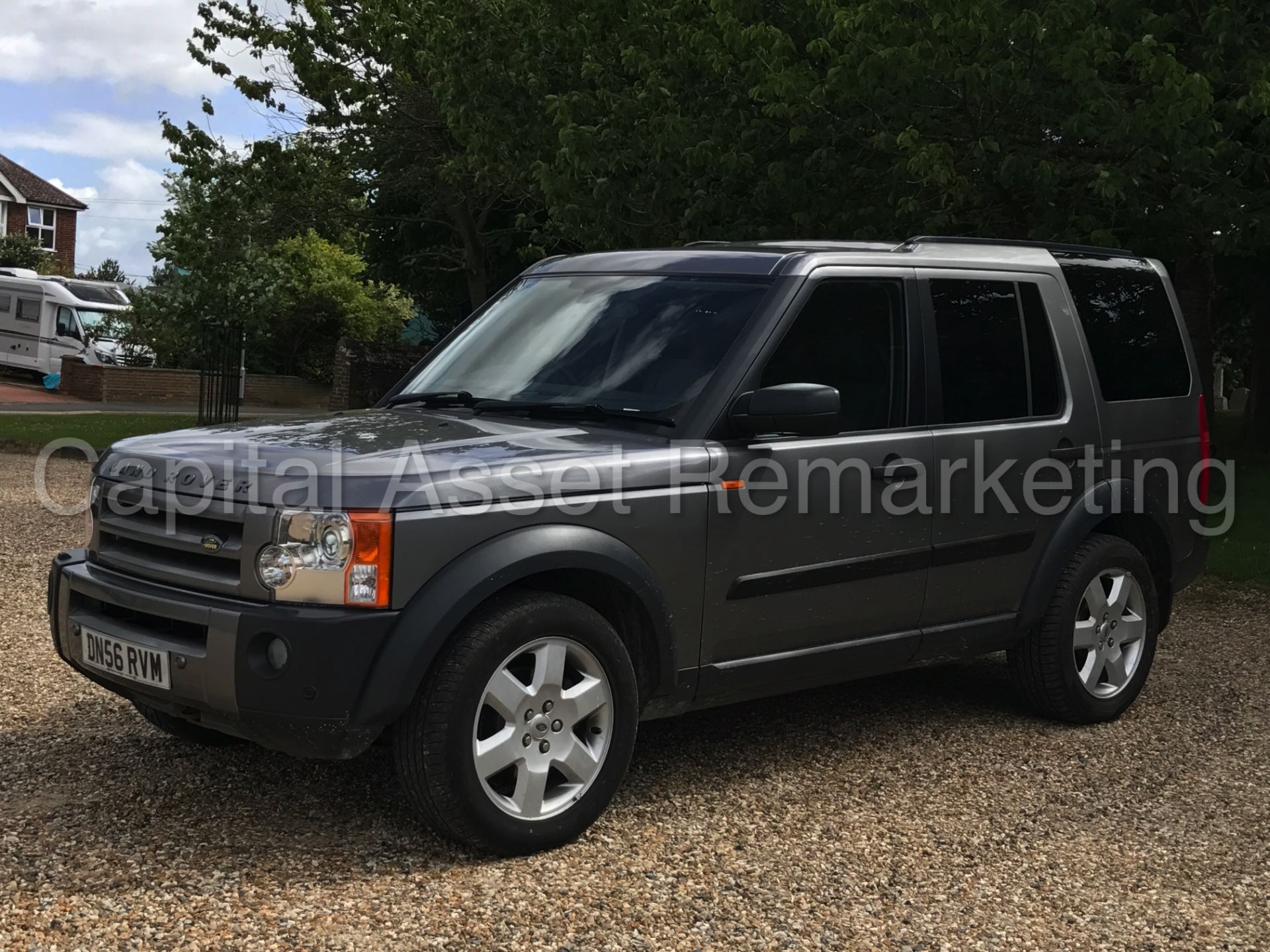 LAND ROVER DISCOVERY 3 'HSE' (2007) 'TDV6 - AUTO - LEATHER - SAT NAV - 7 SEATER' **MASSIVE SPEC** - Image 3 of 34