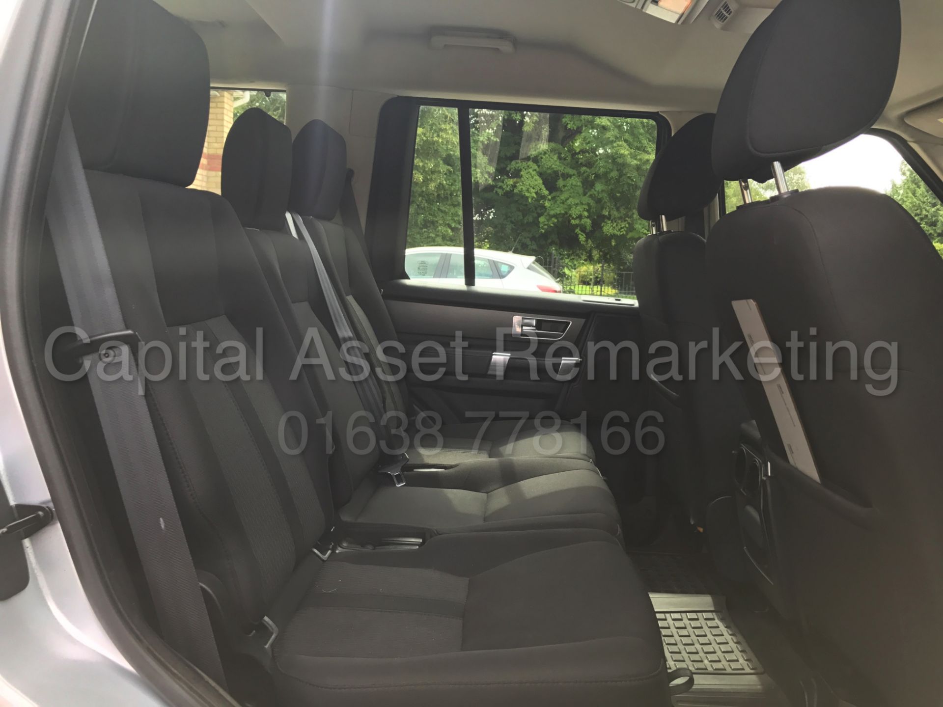 (On Sale) LAND ROVER DISCOVERY 4 (2012) '3.0 SDV6 - 8 SPEED AUTO - 7 SEATER' **HUGE SPEC** (1 OWNER) - Image 22 of 33