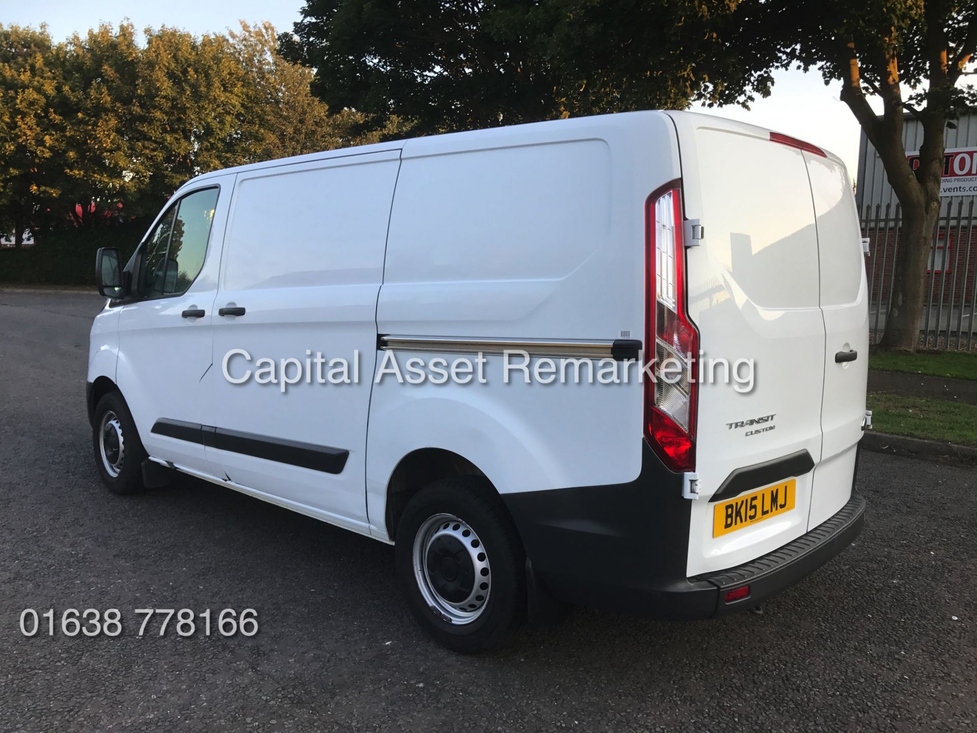 FORD TRANSIT CUSTOM 2.2TDCI 290 ECO-TECH (15 REG - NEW SHAPE) 1 OWNER - ELEC PACK - 6 SPEED - Image 6 of 17