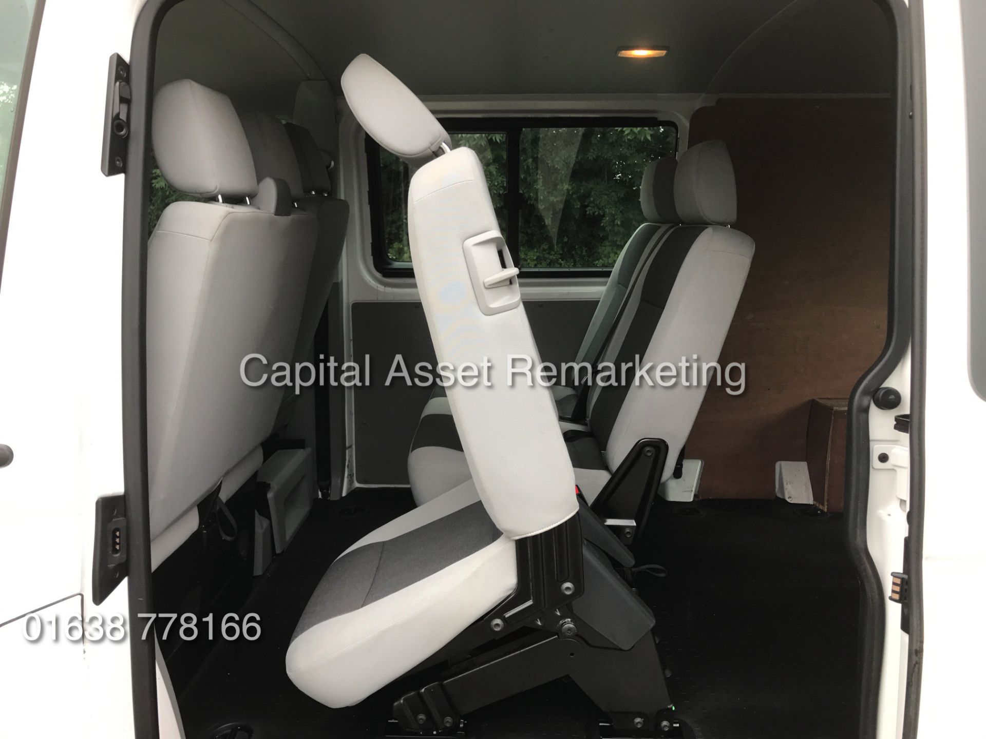 VOLKSWAGEN TRANSPORTER 2.0TDI LWB T32 "6 SEATER" DUEL LINER / COMBI VAN (2015 MODEL - NEW SHAPE) - Image 19 of 23