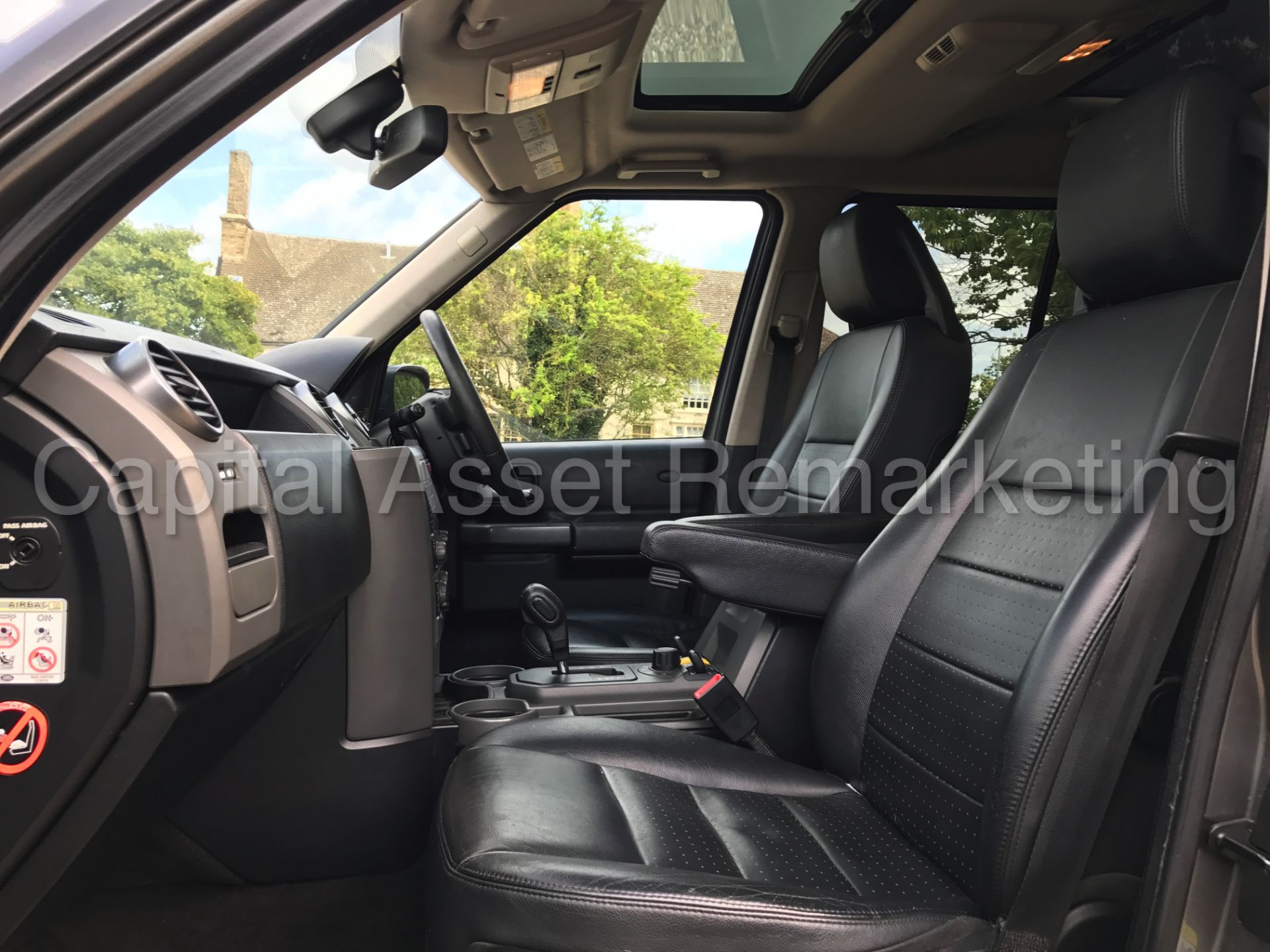 LAND ROVER DISCOVERY 3 'HSE' (2007) 'TDV6 - AUTO - LEATHER - SAT NAV - 7 SEATER' **MASSIVE SPEC** - Image 14 of 34