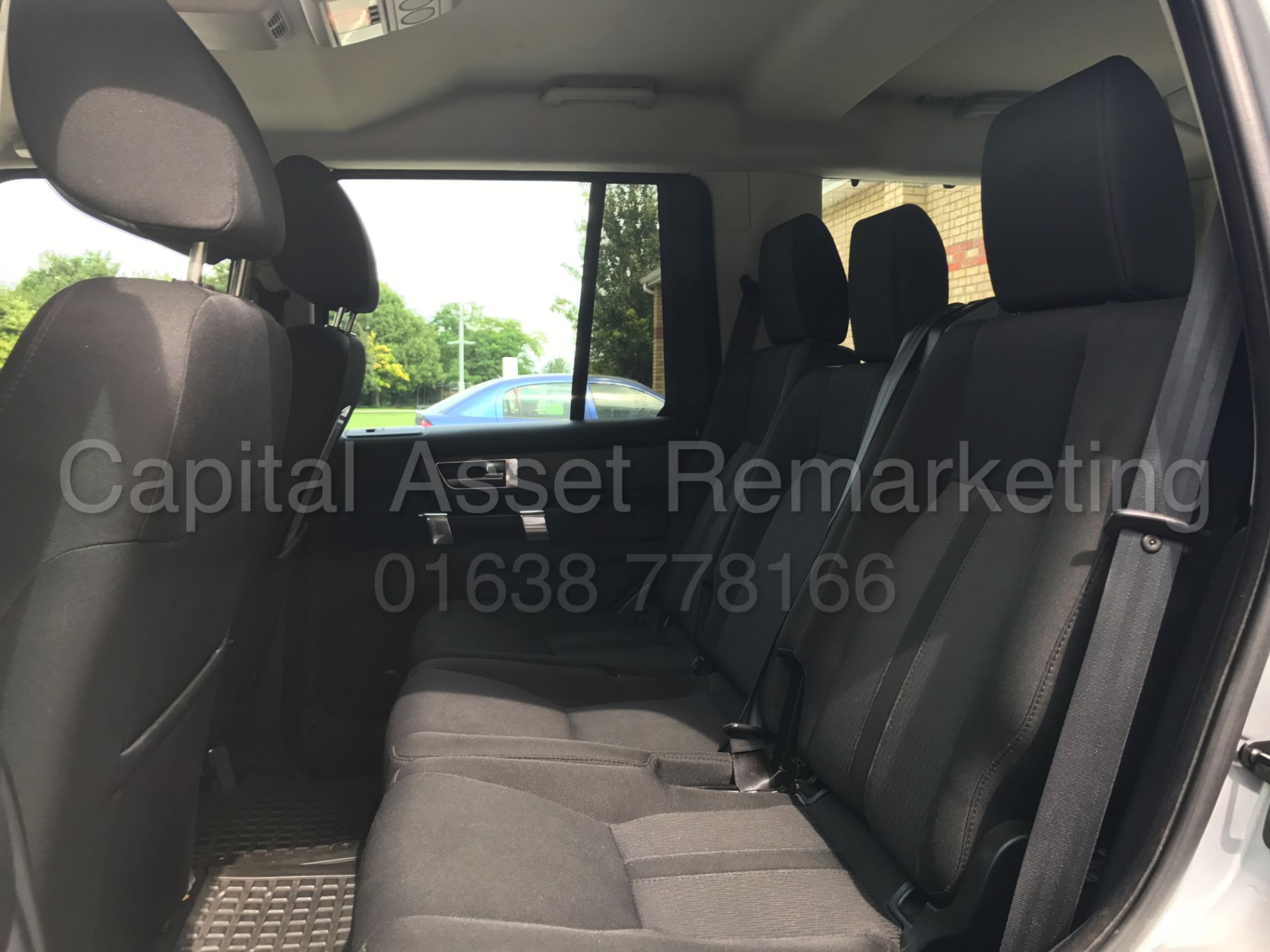 (On Sale) LAND ROVER DISCOVERY 4 (2012) '3.0 SDV6 - 8 SPEED AUTO - 7 SEATER' **HUGE SPEC** (1 OWNER) - Image 16 of 33