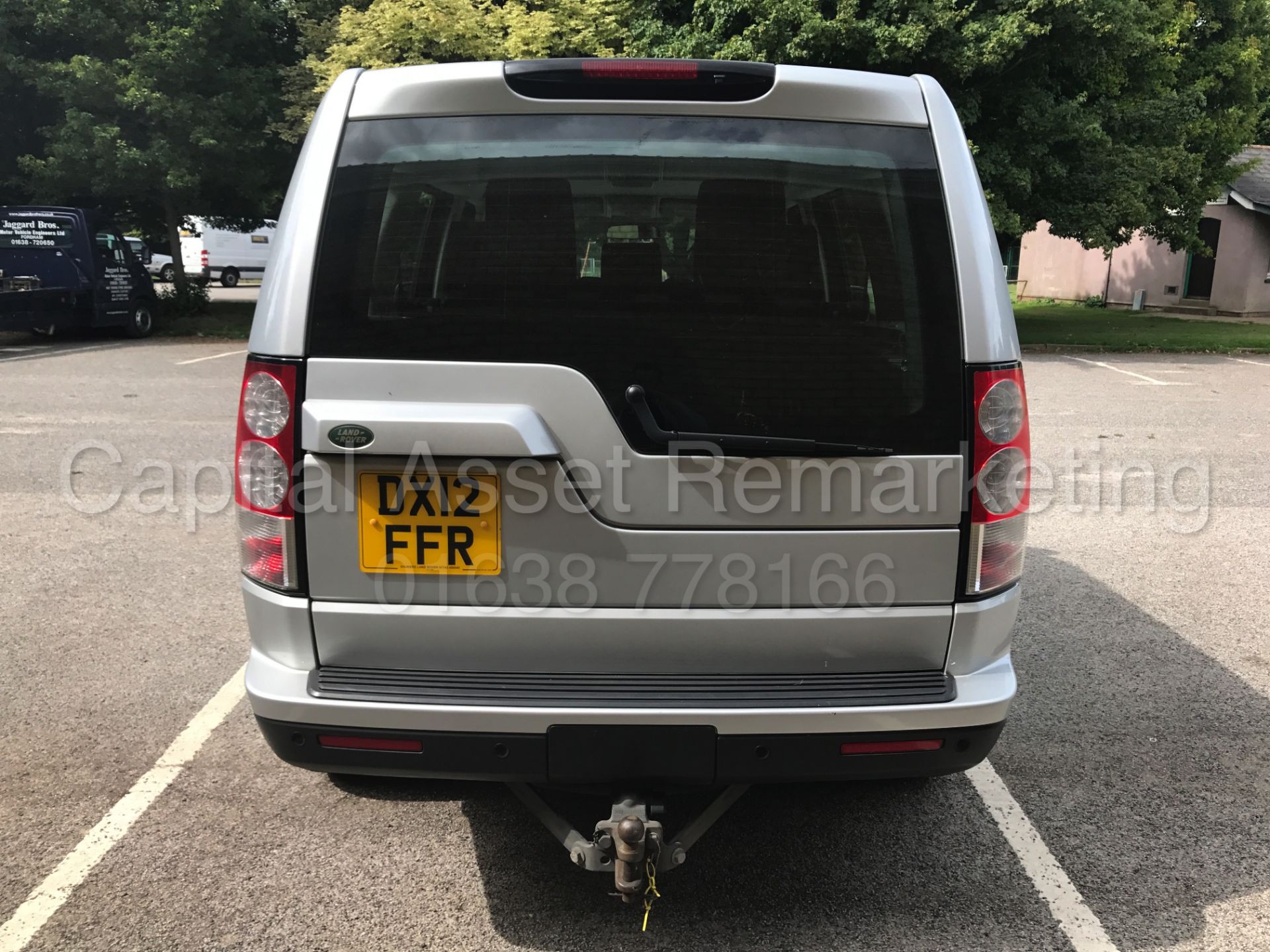 (On Sale) LAND ROVER DISCOVERY 4 (2012) '3.0 SDV6 - 8 SPEED AUTO - 7 SEATER' **HUGE SPEC** (1 OWNER) - Image 8 of 33