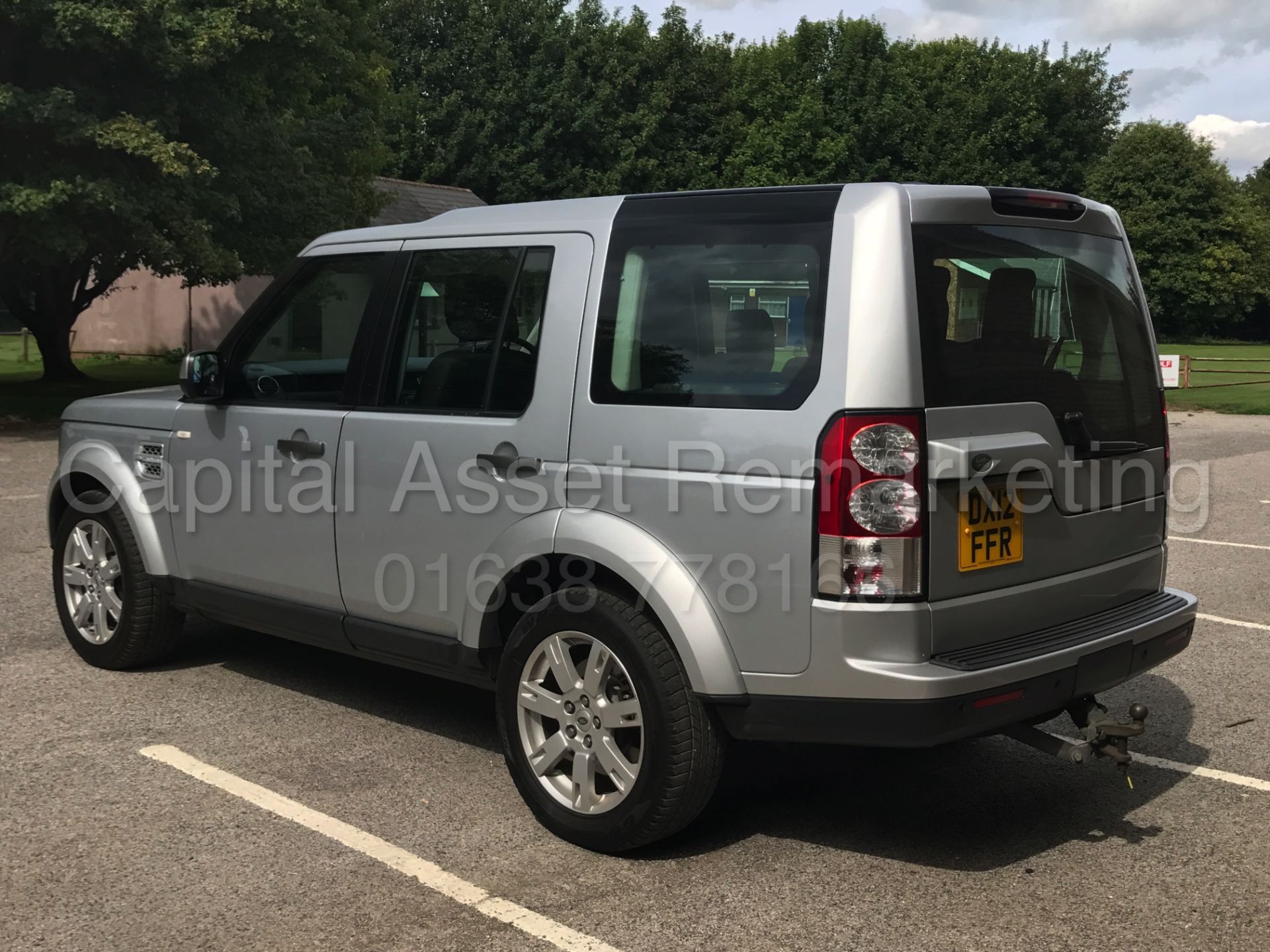 (On Sale) LAND ROVER DISCOVERY 4 (2012) '3.0 SDV6 - 8 SPEED AUTO - 7 SEATER' **HUGE SPEC** (1 OWNER) - Image 7 of 33