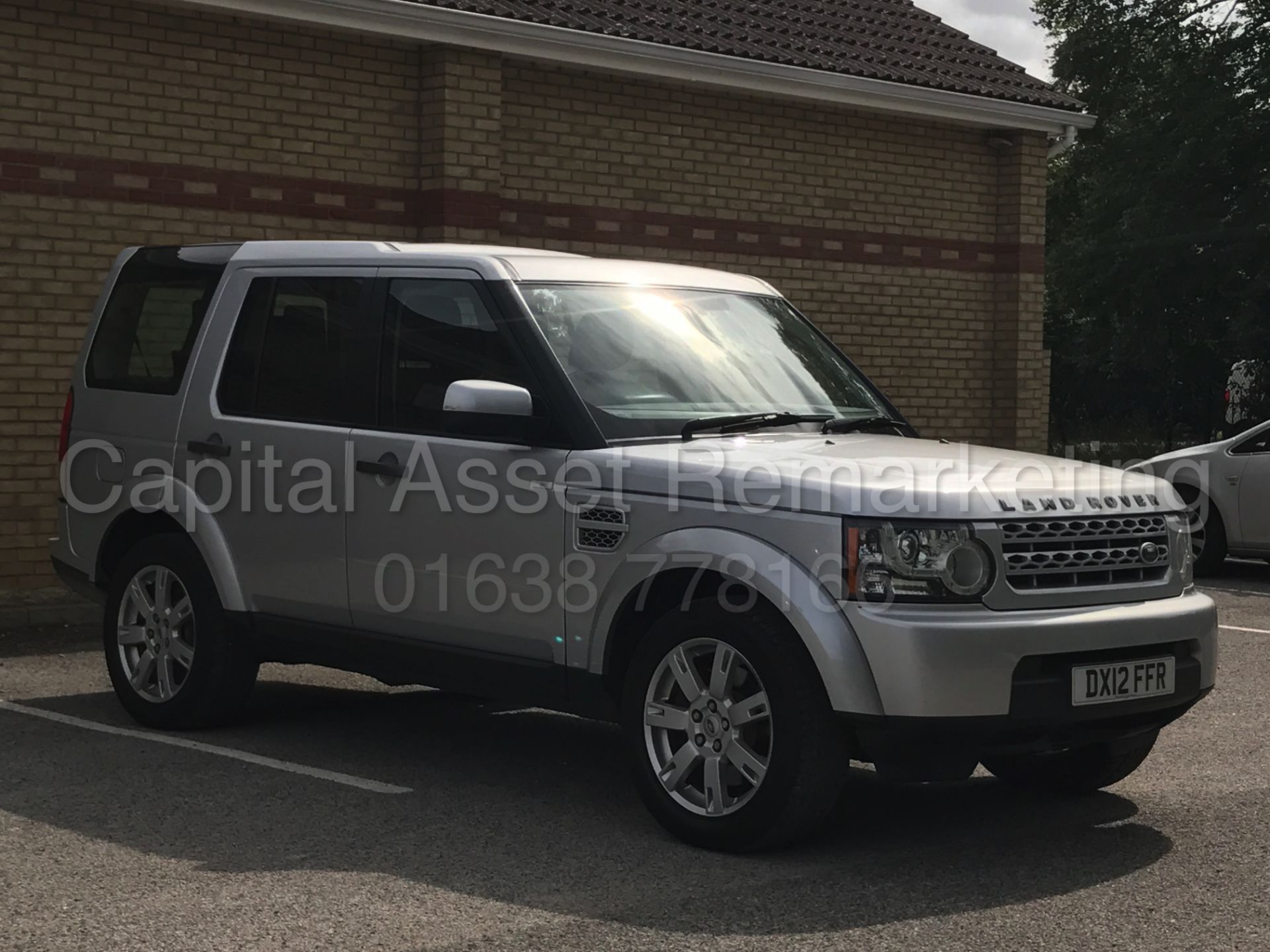 (On Sale) LAND ROVER DISCOVERY 4 (2012) '3.0 SDV6 - 8 SPEED AUTO - 7 SEATER' **HUGE SPEC** (1 OWNER) - Image 2 of 33