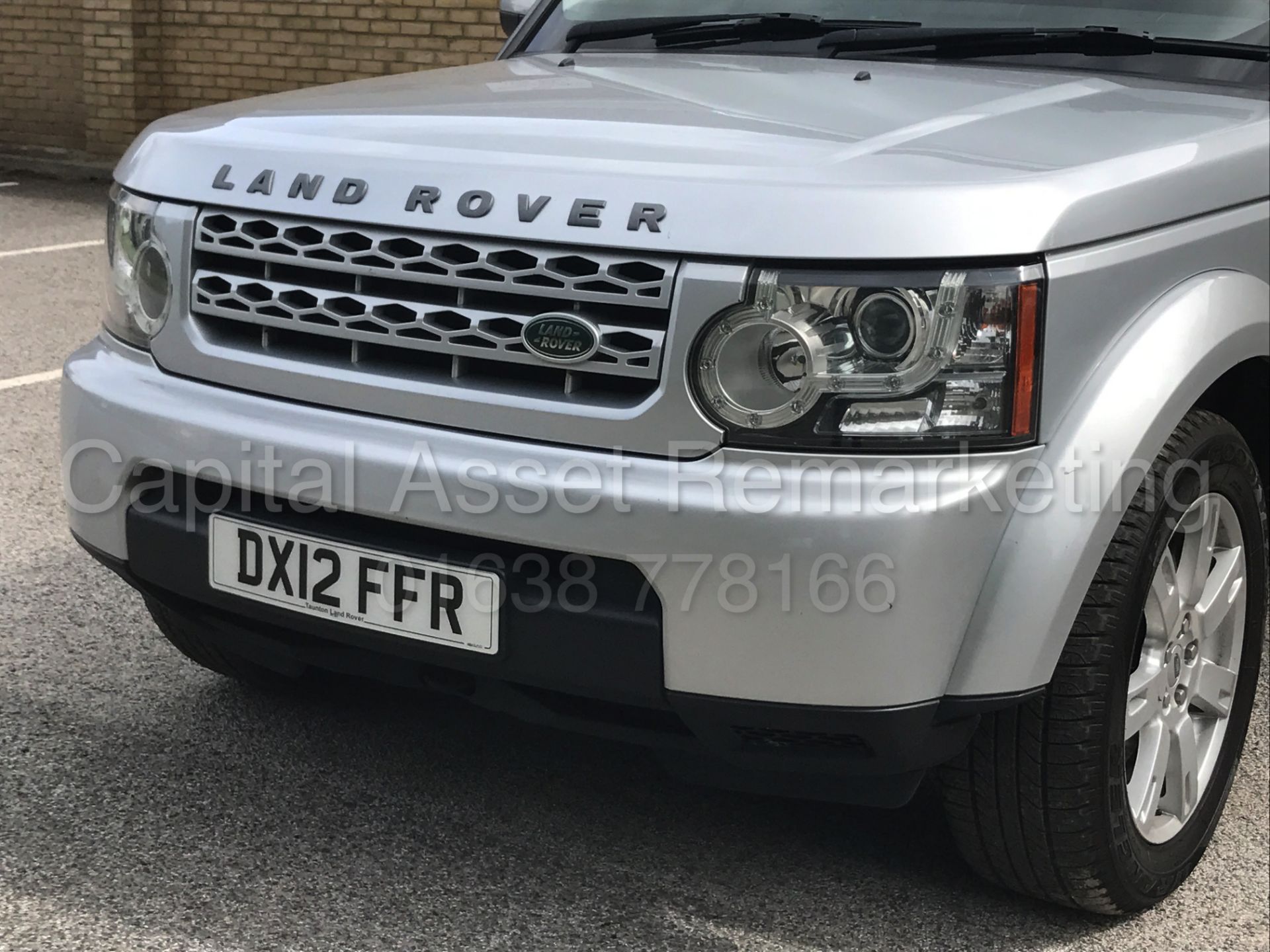 (On Sale) LAND ROVER DISCOVERY 4 (2012) '3.0 SDV6 - 8 SPEED AUTO - 7 SEATER' **HUGE SPEC** (1 OWNER) - Image 12 of 33