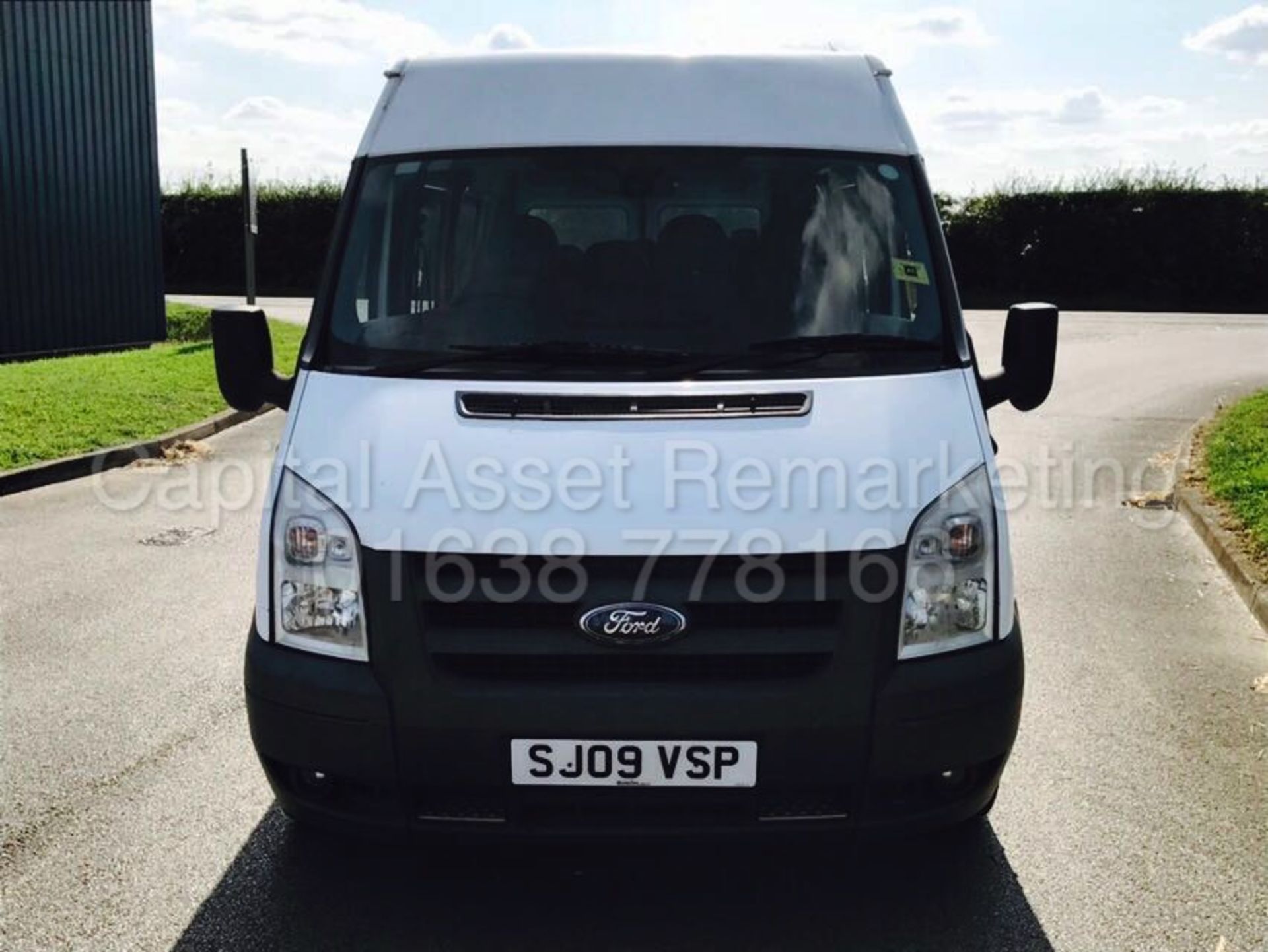 FORD TRANSIT 110 T300 'MWB - 9 SEATER BUS' (2009 - 09 REG) '2.2 TDCI - 110 BHP - 5 SPEED -ELEC PACK' - Image 8 of 23