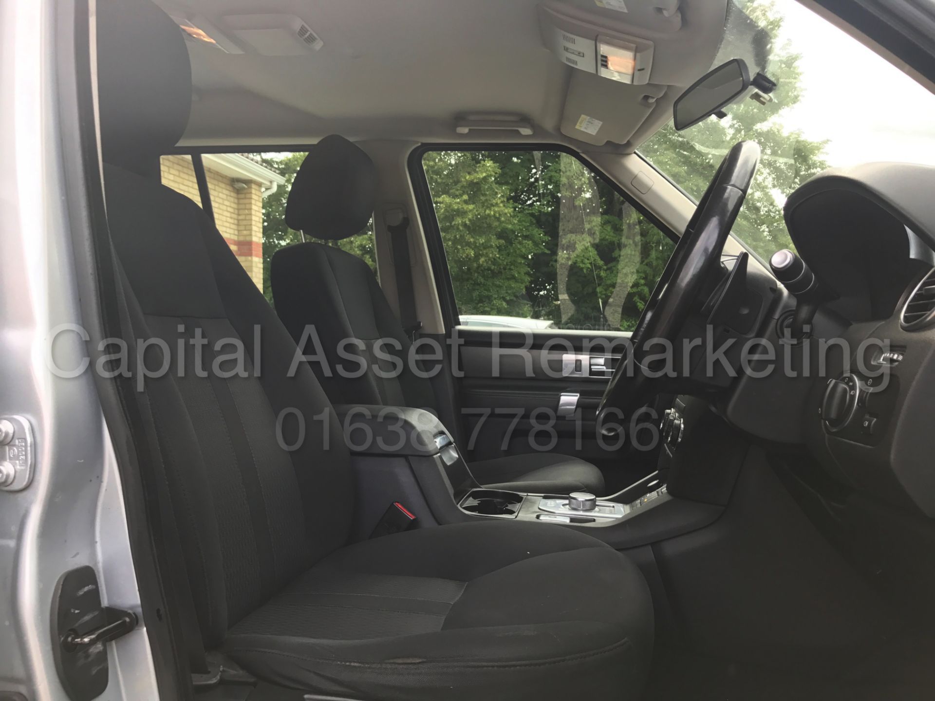 (On Sale) LAND ROVER DISCOVERY 4 (2012) '3.0 SDV6 - 8 SPEED AUTO - 7 SEATER' **HUGE SPEC** (1 OWNER) - Image 23 of 33