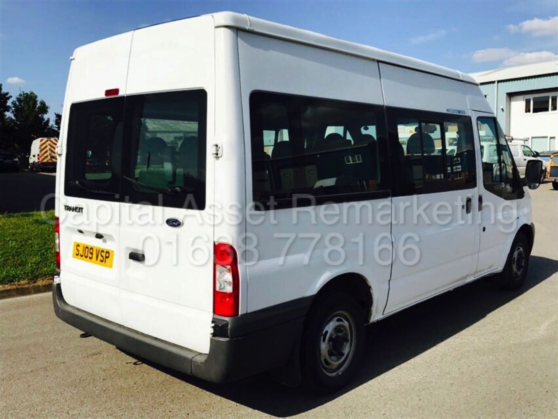 FORD TRANSIT 110 T300 'MWB - 9 SEATER BUS' (2009 - 09 REG) '2.2 TDCI - 110 BHP - 5 SPEED -ELEC PACK' - Image 5 of 23