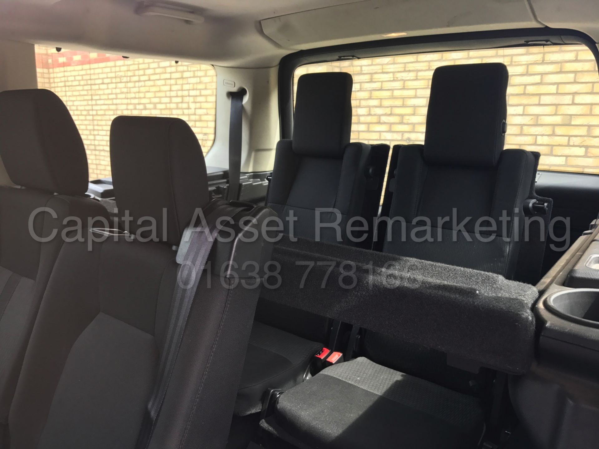 (On Sale) LAND ROVER DISCOVERY 4 (2012) '3.0 SDV6 - 8 SPEED AUTO - 7 SEATER' **HUGE SPEC** (1 OWNER) - Image 17 of 33