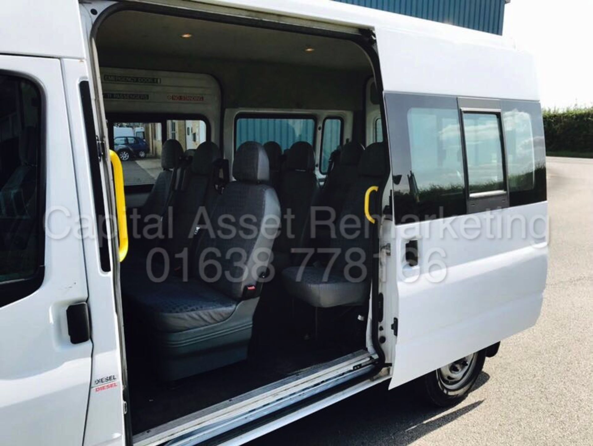 FORD TRANSIT 110 T300 'MWB - 9 SEATER BUS' (2009 - 09 REG) '2.2 TDCI - 110 BHP - 5 SPEED -ELEC PACK' - Image 10 of 23