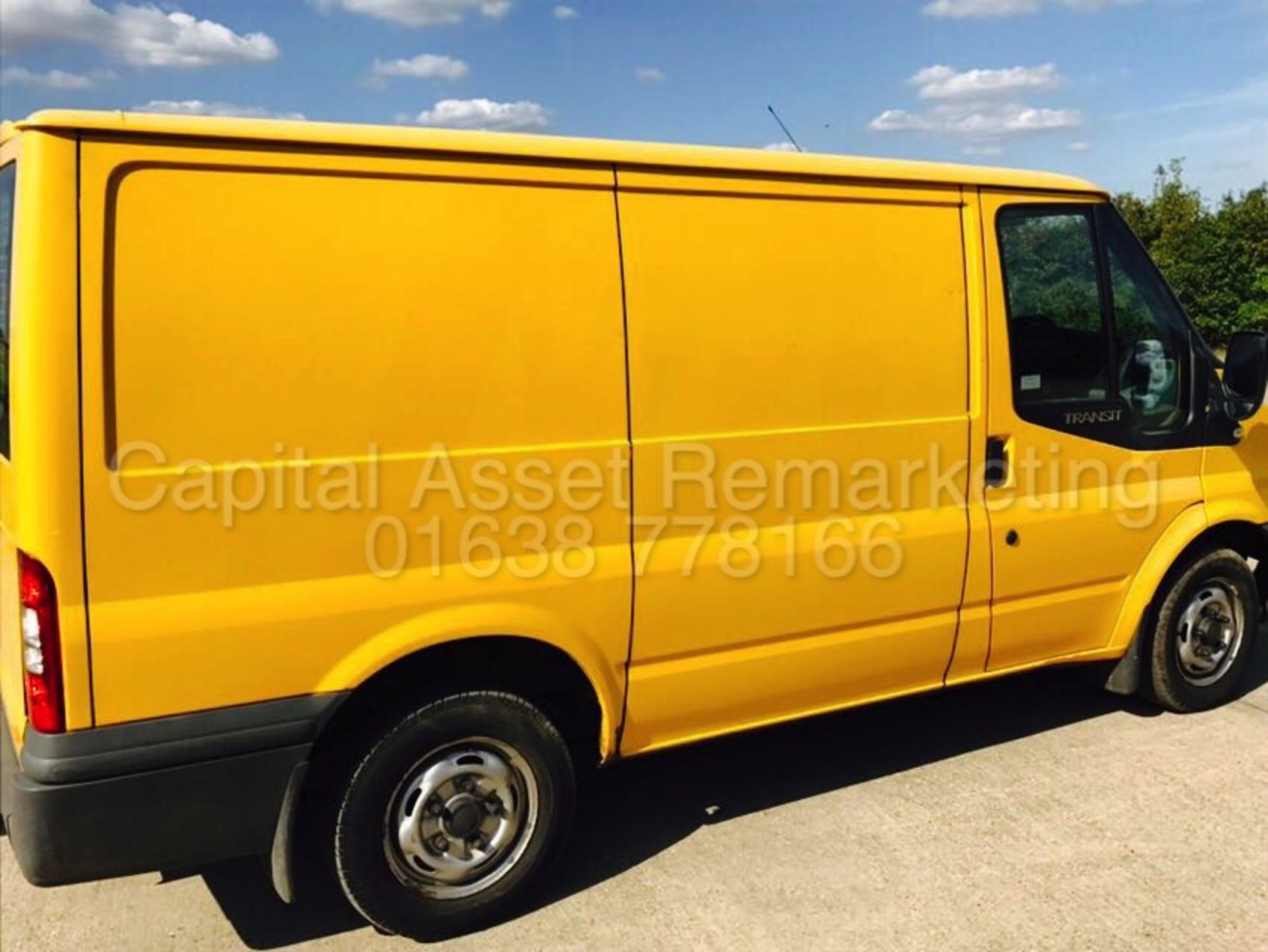 FORD TRANSIT 115 T300S FWD 'SWB' (2011 MODEL) '2.2 TDCI - 115 PS - 6 SPEED' **AIR CON** (FULL MOT) - Image 6 of 19