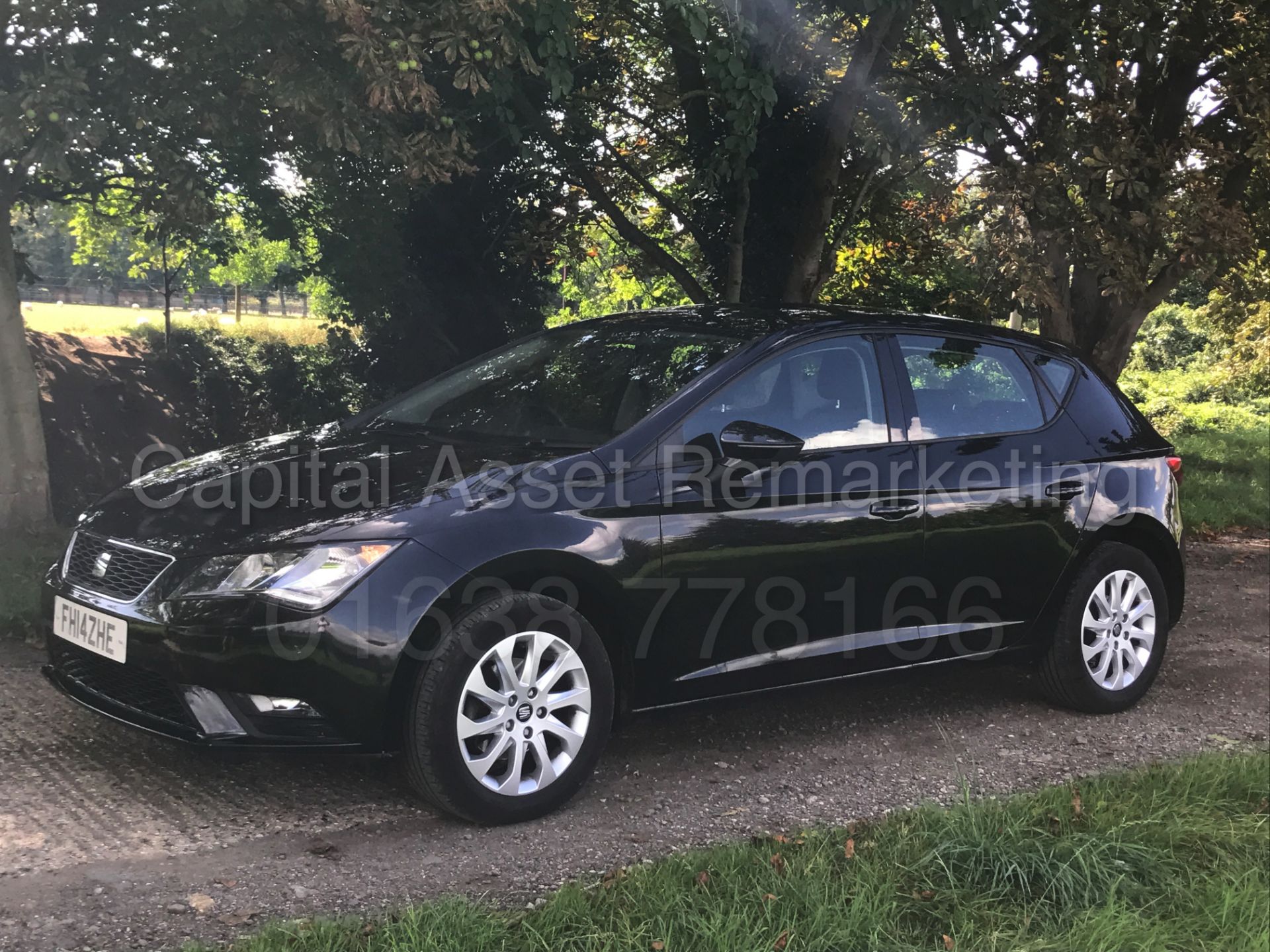 SEAT LEON1.6TDI "SE-BLACK" 5 DOOR HATCHBACK (14 REG) 1 OWNER / SERVICE HISTORY - AIR CON - CRUISE - Image 6 of 26