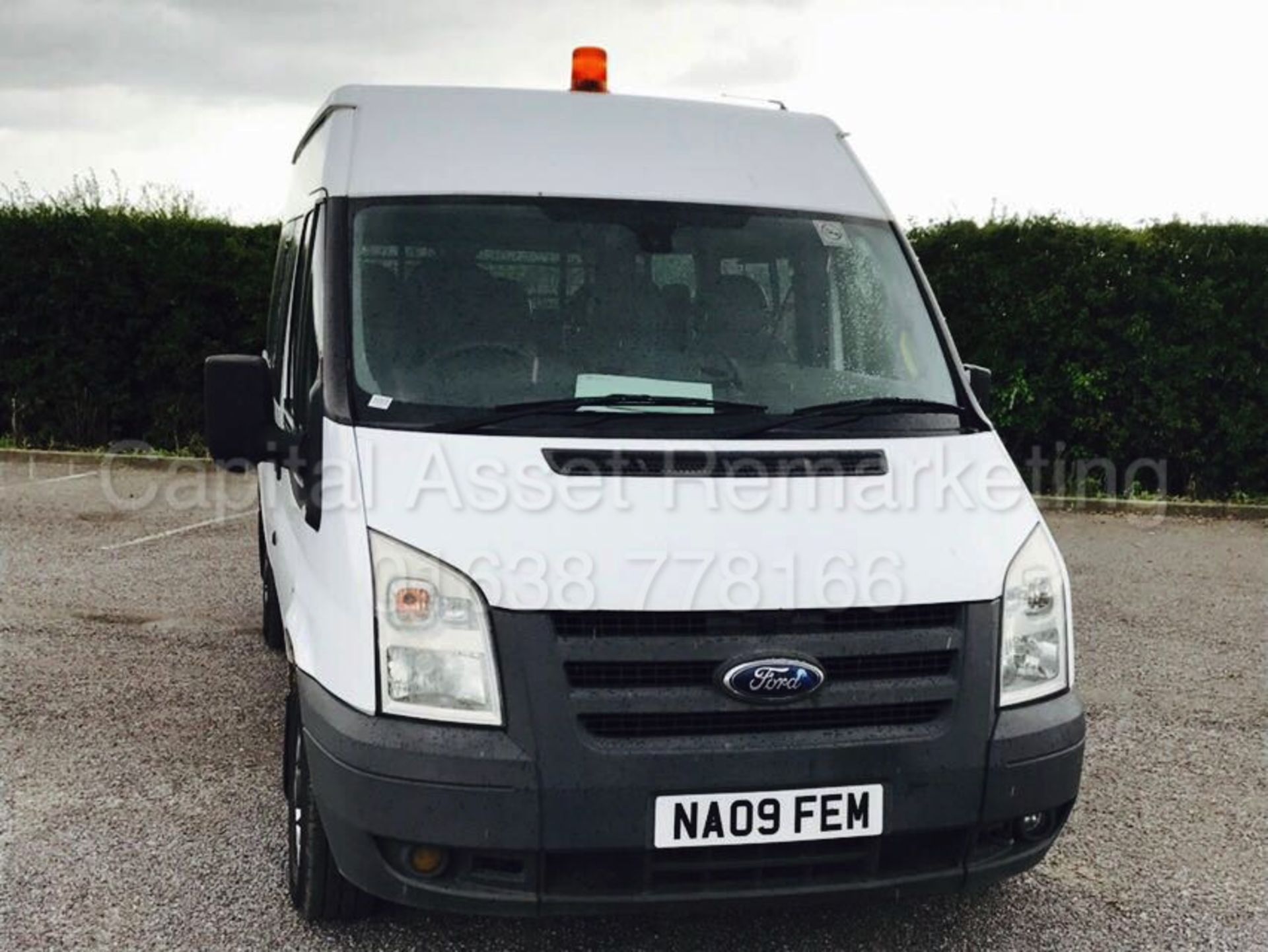 FORD TRANSIT 110 T300 'MWB - 9 SEATER BUS' (2009 - 09 REG) '2.2 TDCI - 110 BHP - 5 SPEED -ELEC PACK' - Image 2 of 17