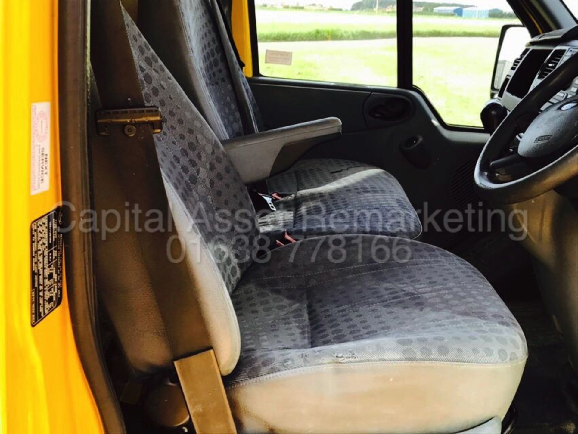 FORD TRANSIT 115 T300S FWD 'SWB' (2011 MODEL) '2.2 TDCI - 115 PS - 6 SPEED' **AIR CON** (FULL MOT) - Image 18 of 19