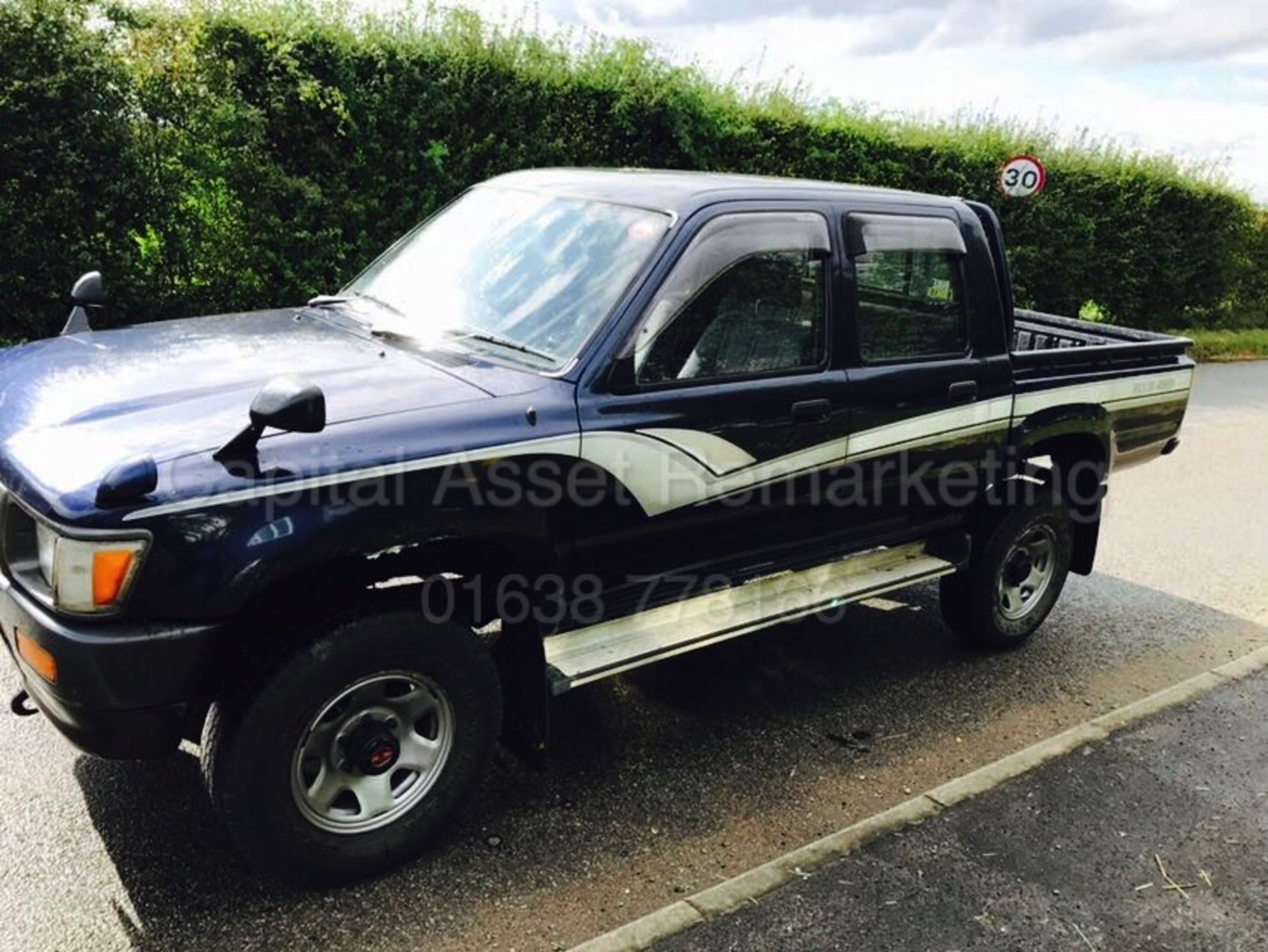 TOYOTA HILUX 'DOUBLE CAB' PICK-UP (1996 - N REG) 'DIESEL - 5 SPEED MANUAL' **AIR CON** (NO VAT) - Image 4 of 15