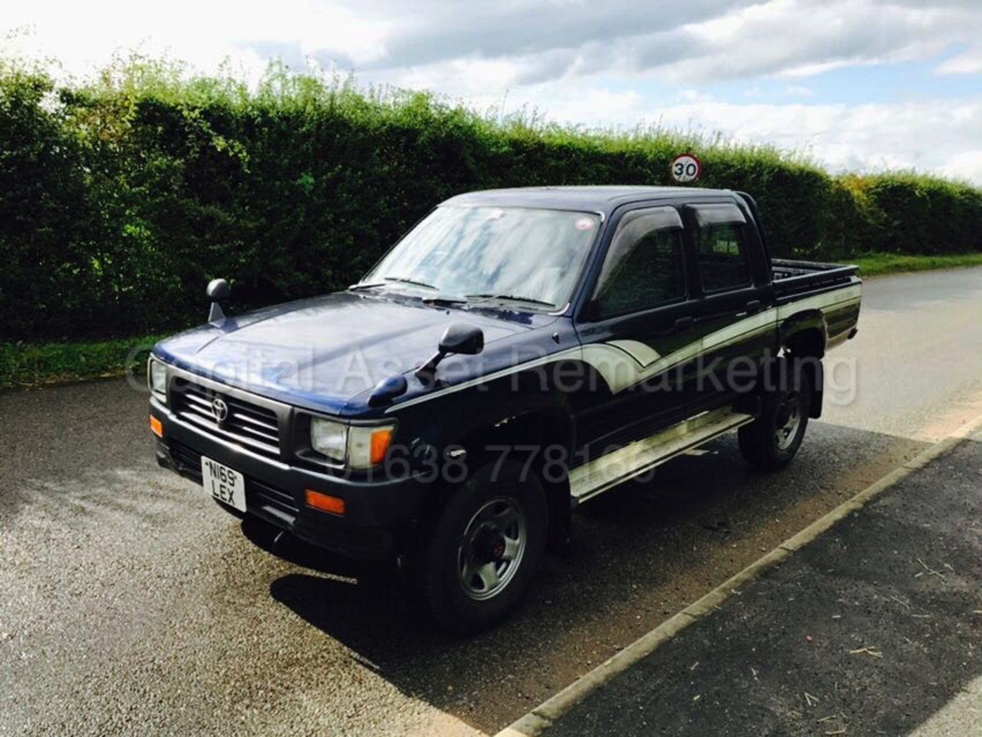 TOYOTA HILUX 'DOUBLE CAB' PICK-UP (1996 - N REG) 'DIESEL - 5 SPEED MANUAL' **AIR CON** (NO VAT) - Image 3 of 15