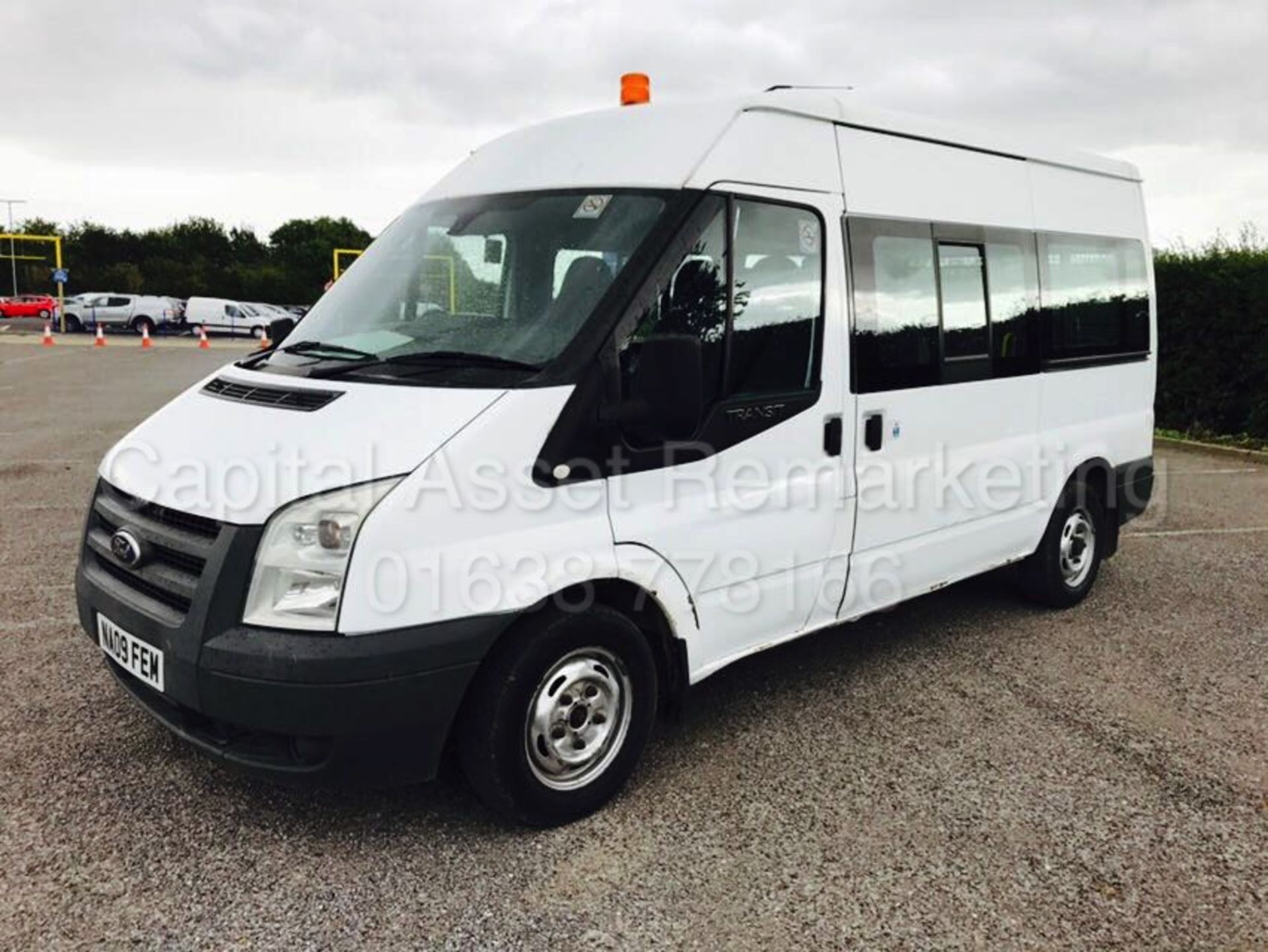 FORD TRANSIT 110 T300 'MWB - 9 SEATER BUS' (2009 - 09 REG) '2.2 TDCI - 110 BHP - 5 SPEED -ELEC PACK' - Image 3 of 17