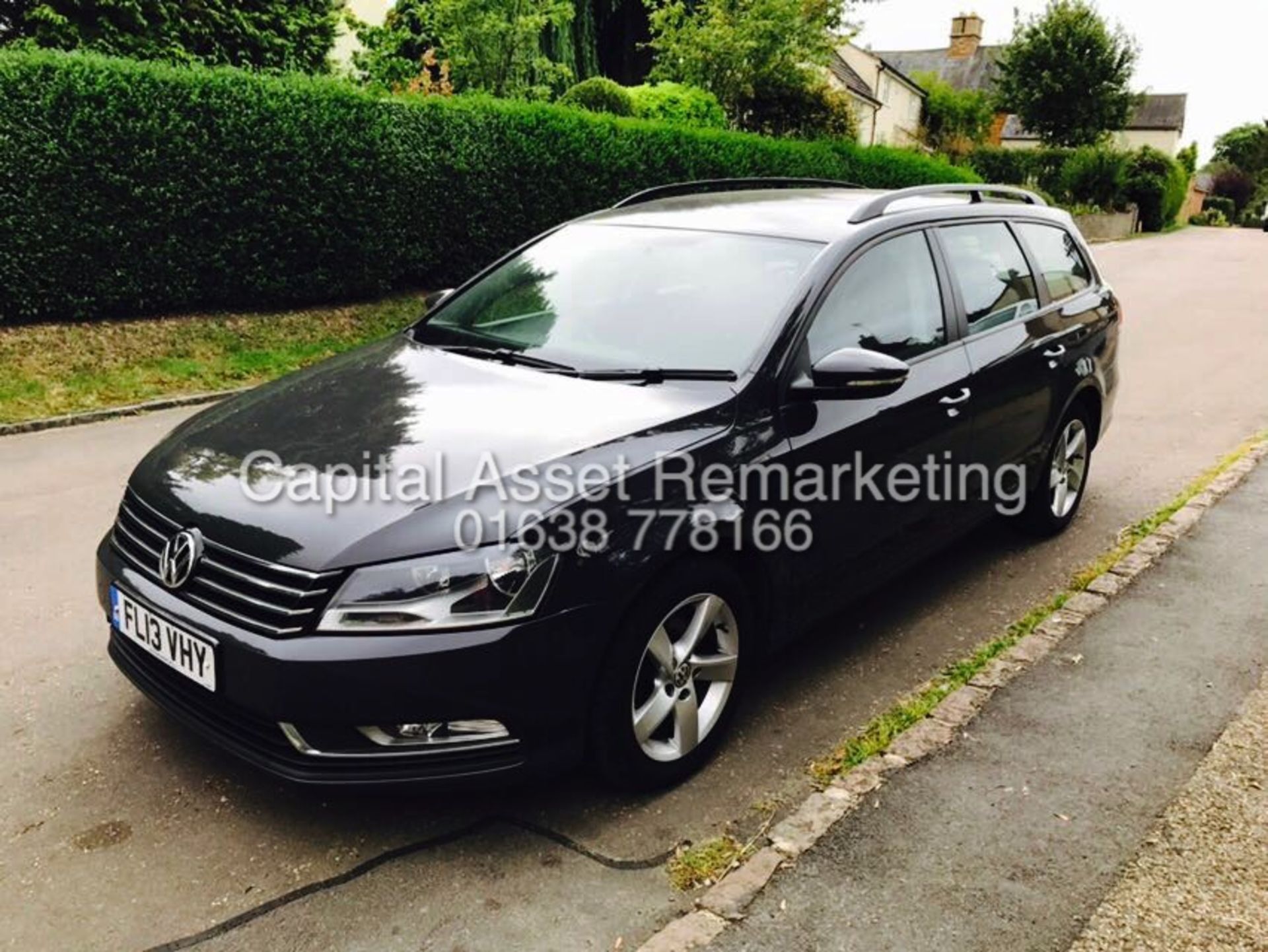 VOLKSWAGEN PASSAT TDI "BLUEMOTION" TECH ESTATE - 13 REG - NEW SHAPE - FSH - 1 OWNER AIR CON - BLACK! - Image 4 of 16