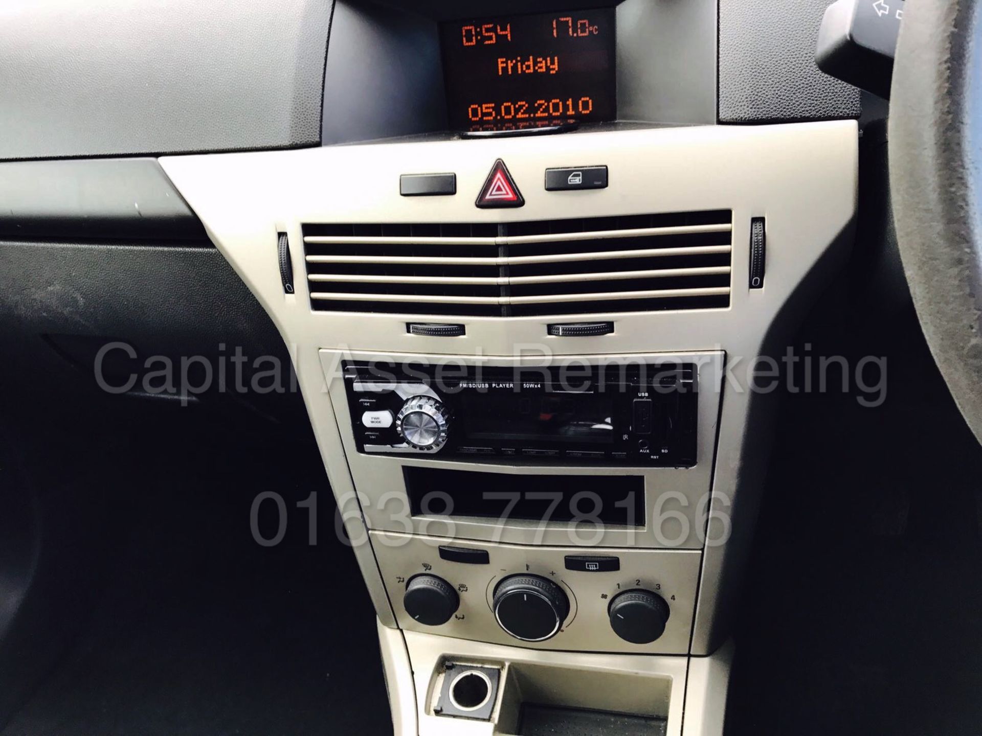 VAUXHALL ASTRA 'CLUB EDITION' (2009 - 09 REG) '1.3 CDTI - 90 BHP' **50 MPG+** (NO VAT - SAVE 20%) - Image 10 of 11