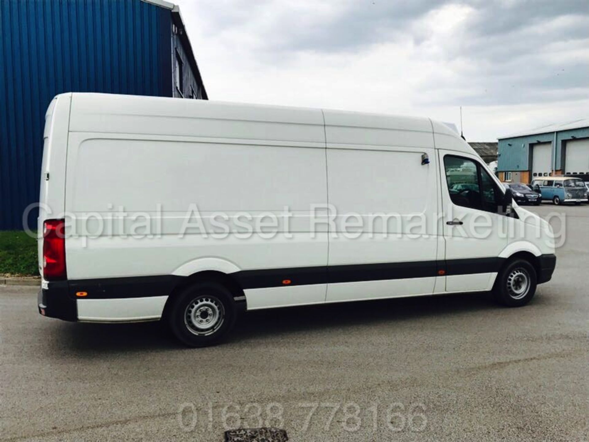 VOLKSWAGEN CRAFTER CR35 'LWB HI-ROOF' (2009) **FRIDGE / FREEZER VAN** '2.5 TDI - 109 BHP- 6 SPEED' - Image 8 of 16