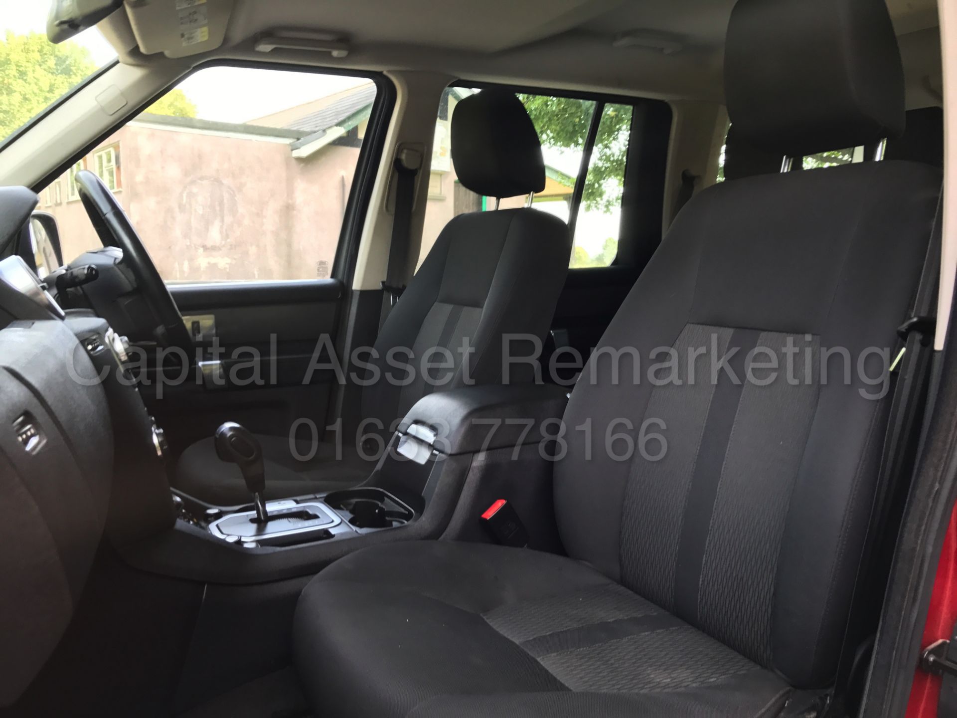 (On Sale) LAND ROVER DISCOVERY 4 (2011 MODEL) '3.0 SDV6 - 245 BHP - AUTO TIP TRONIC - 7 SEATER' - Image 14 of 30