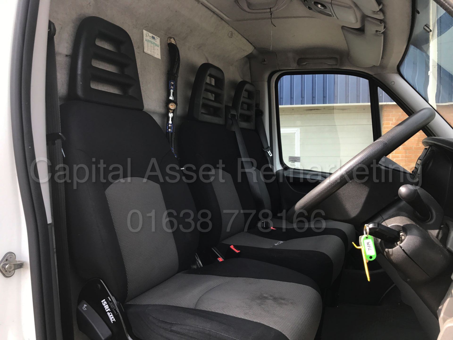 IVECO DAILY 35S13 'LWB HI-ROOF' (2014 FACELIFT) '2.3 DIESEL - 127 BHP - 6 SPEED' *REFRIGERATED VAN* - Image 16 of 23