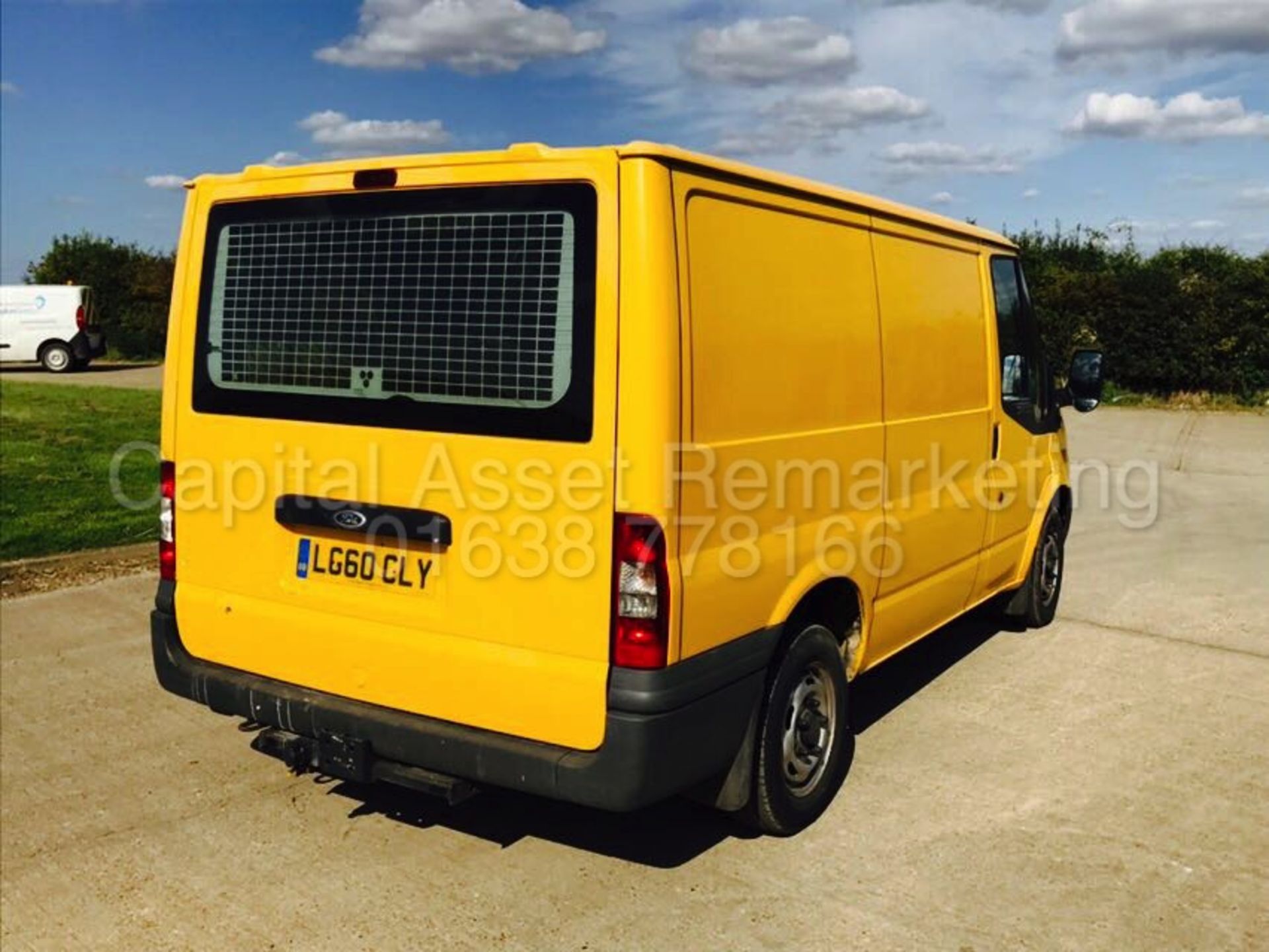 FORD TRANSIT 115 T300S FWD 'SWB' (2011 MODEL) '2.2 TDCI - 115 PS - 6 SPEED' **AIR CON** (FULL MOT) - Image 5 of 19