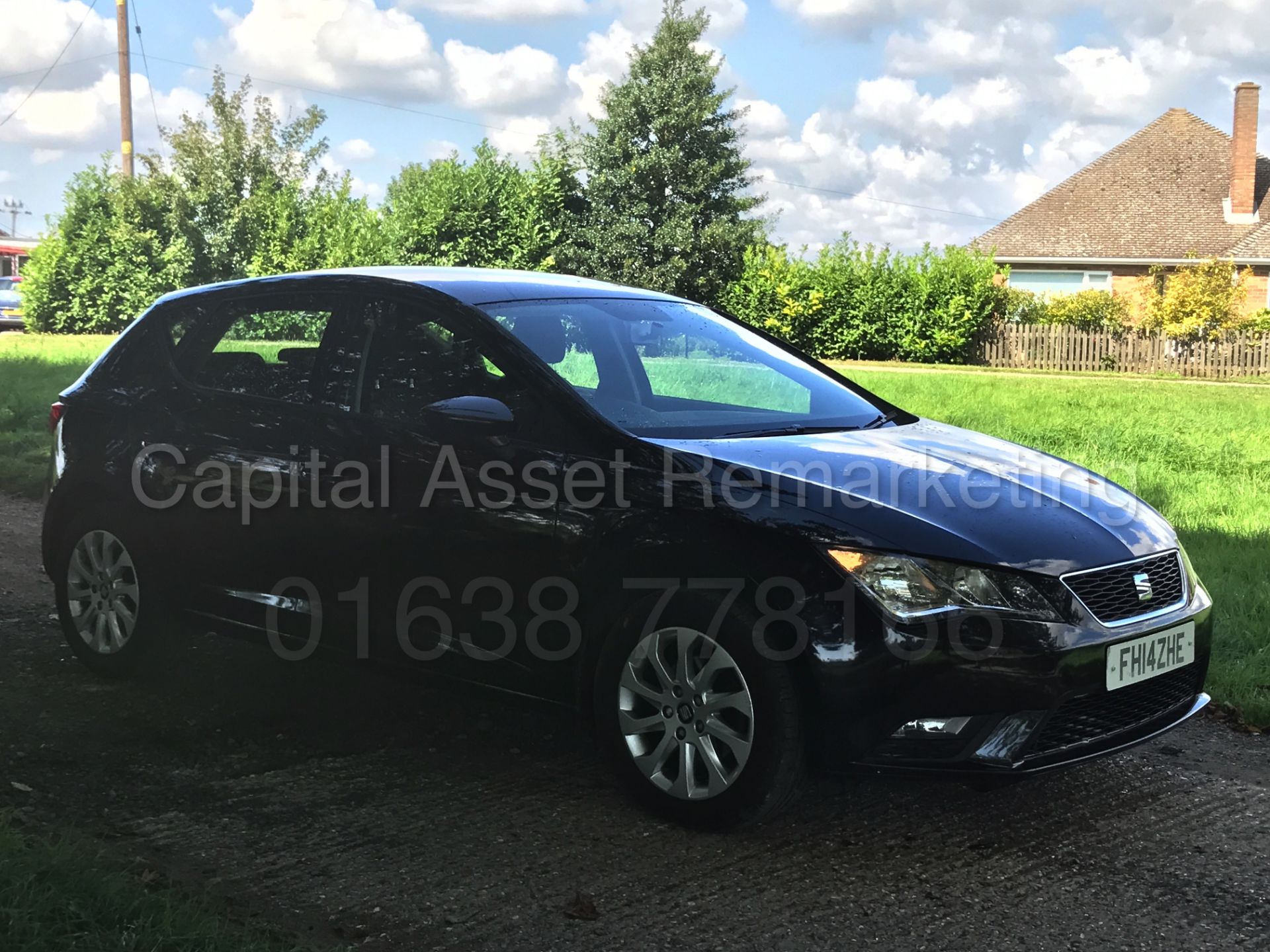 SEAT LEON1.6TDI "SE-BLACK" 5 DOOR HATCHBACK (14 REG) 1 OWNER / SERVICE HISTORY - AIR CON - CRUISE - Image 2 of 26