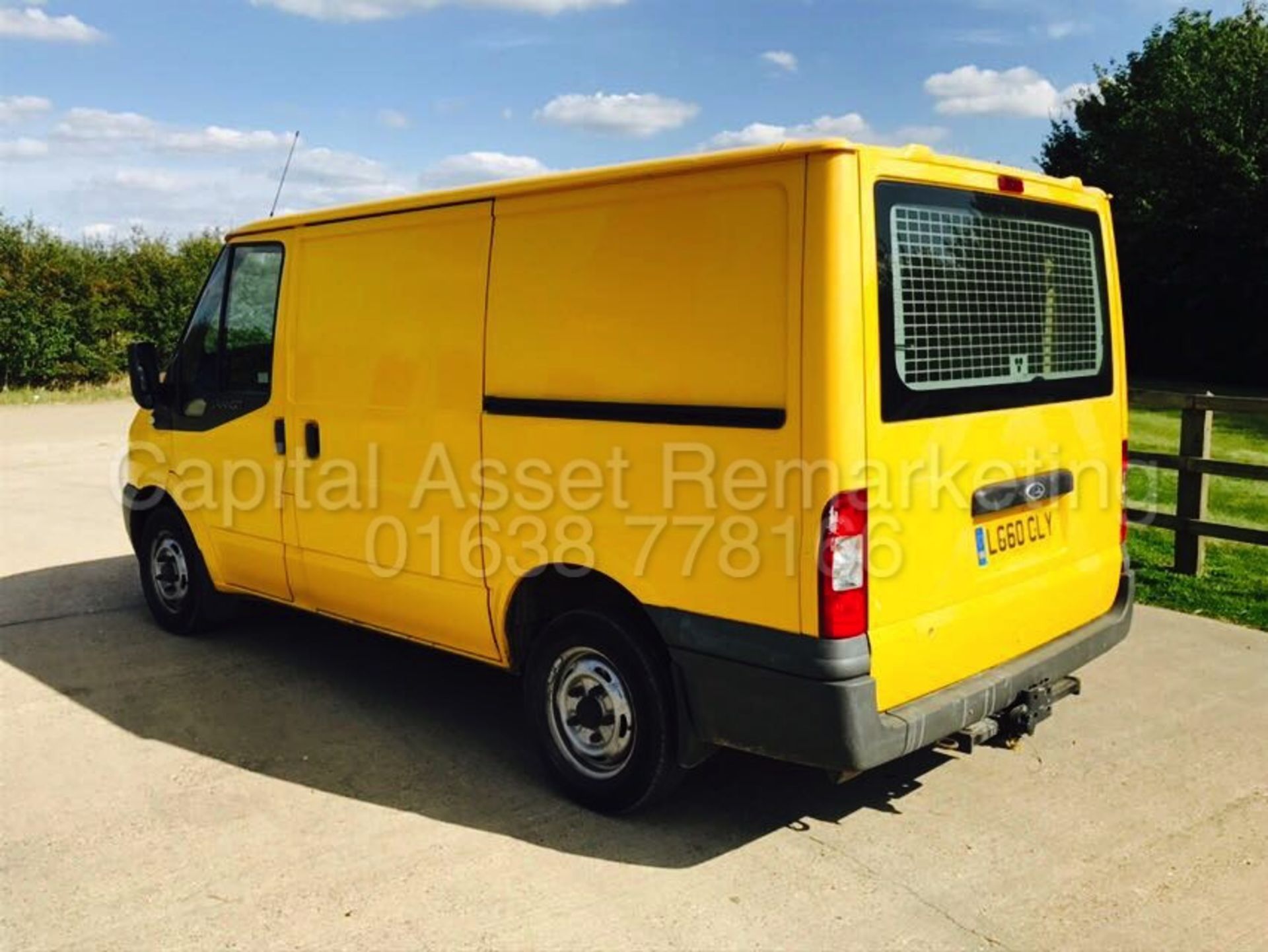 FORD TRANSIT 115 T300S FWD 'SWB' (2011 MODEL) '2.2 TDCI - 115 PS - 6 SPEED' **AIR CON** (FULL MOT) - Image 3 of 19