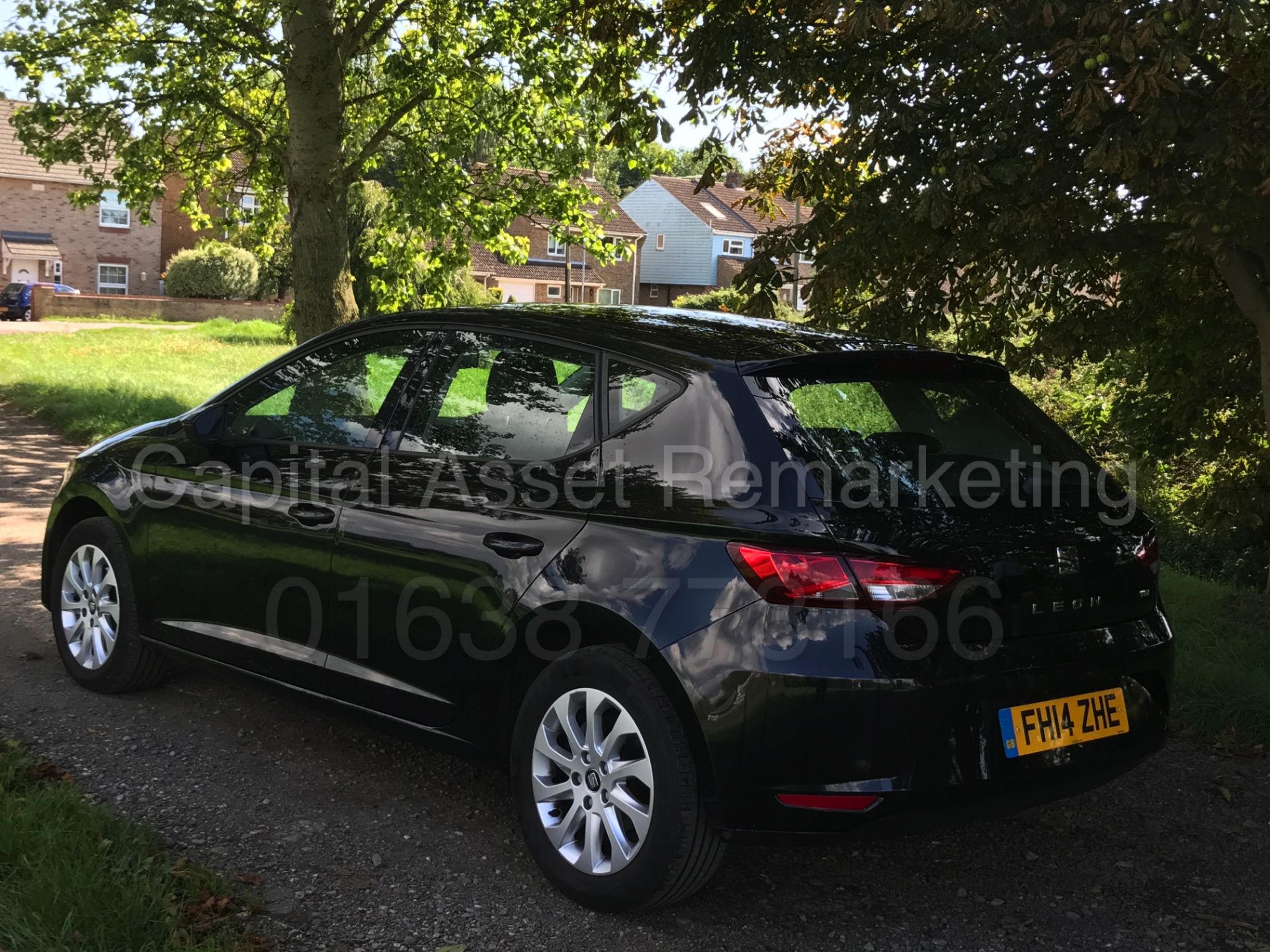 SEAT LEON1.6TDI "SE-BLACK" 5 DOOR HATCHBACK (14 REG) 1 OWNER / SERVICE HISTORY - AIR CON - CRUISE - Image 4 of 26