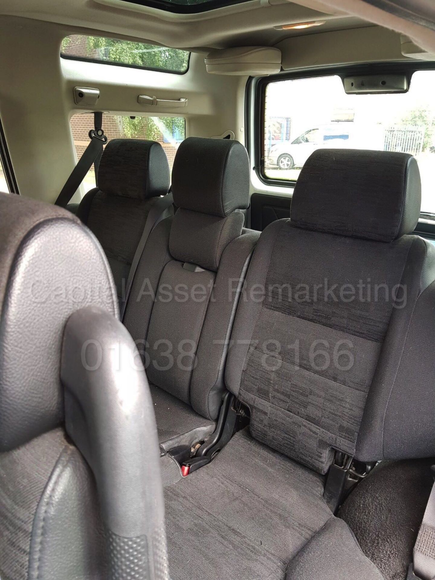 (On Sale) LAND ROVER DISCOVERY 'GS EDITION' (2004 MODEL) 'TD5 - AUTO - 7 SEATER' (NO VAT - SAVE 20%) - Image 11 of 16
