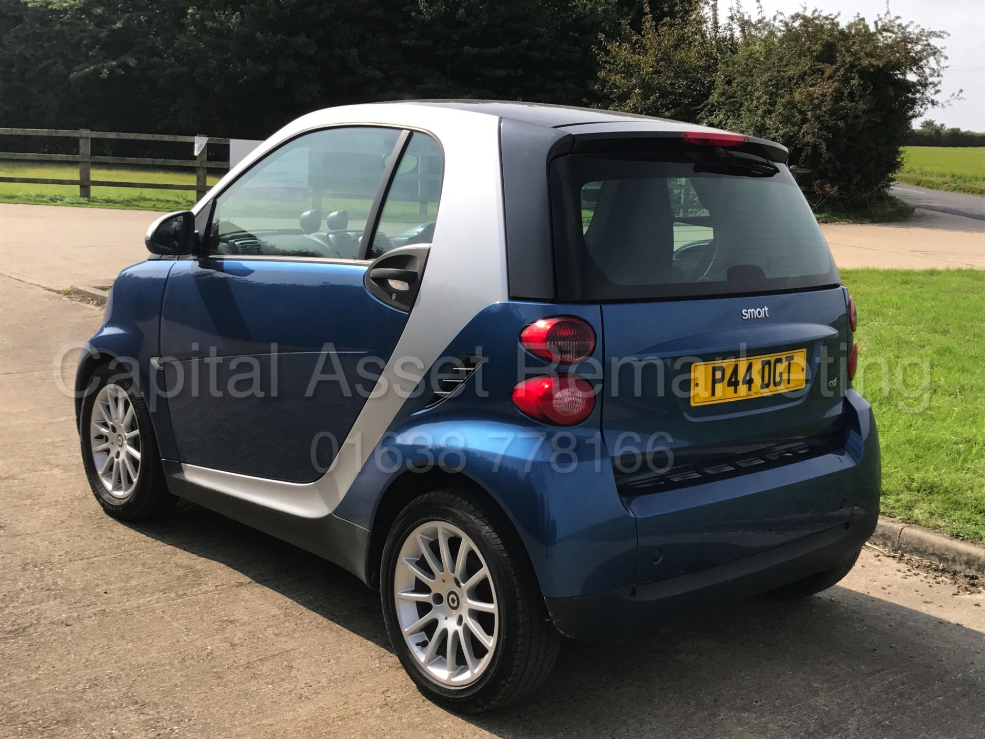 (On Sale) SMART FORTWO 'PASSION' (2011 - 11 REG) 'CDI - DIESEL - AUTO - AIR CON - PAN ROOF' (70 MPG) - Image 4 of 24