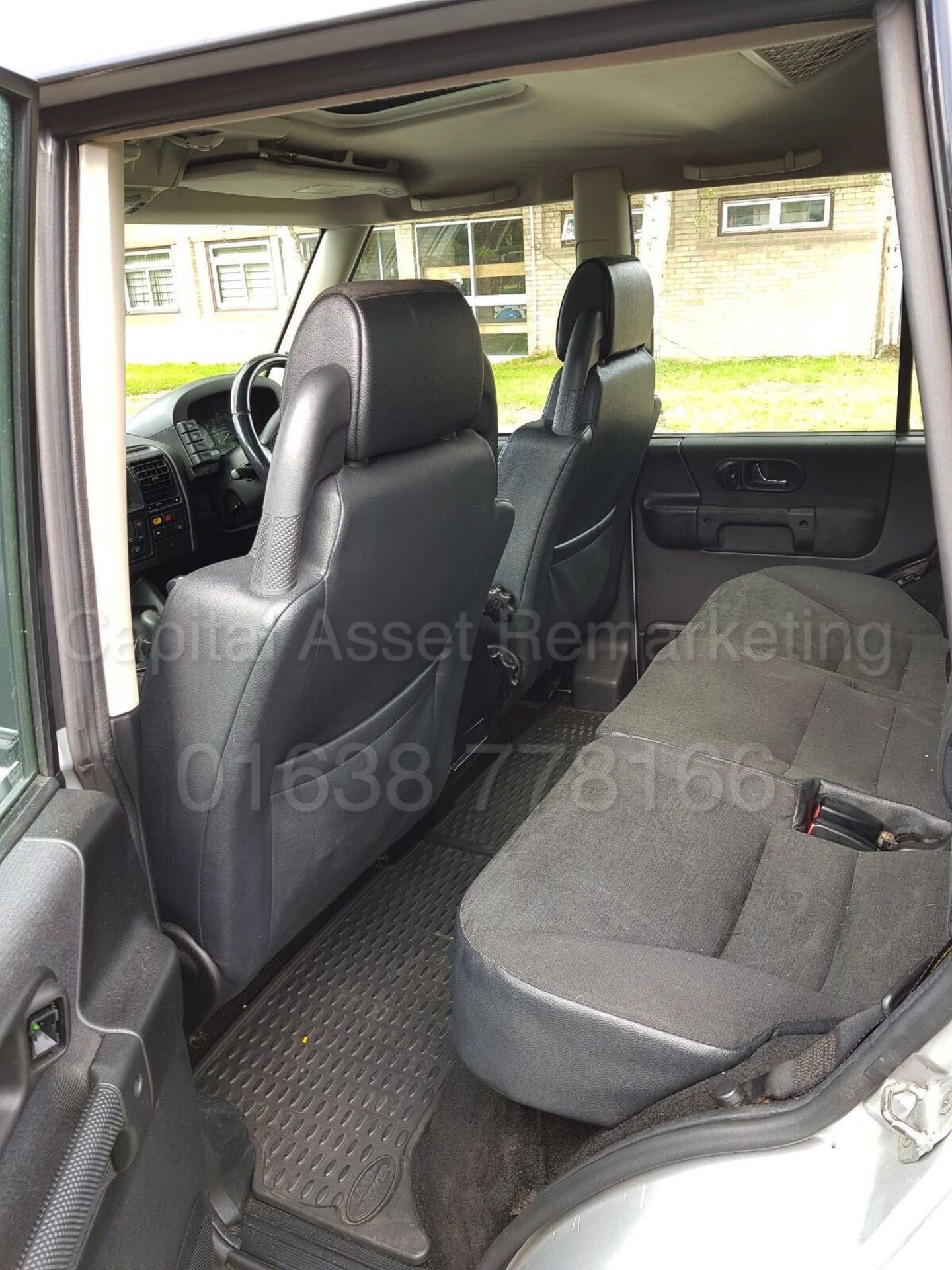 (On Sale) LAND ROVER DISCOVERY 'GS EDITION' (2004 MODEL) 'TD5 - AUTO - 7 SEATER' (NO VAT - SAVE 20%) - Image 10 of 16